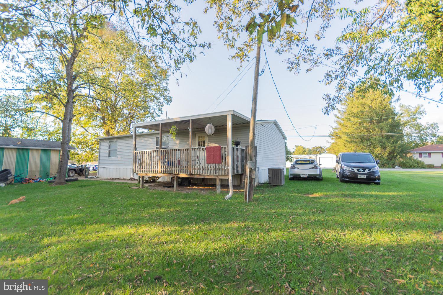 MAR WIN MANOR - Residential