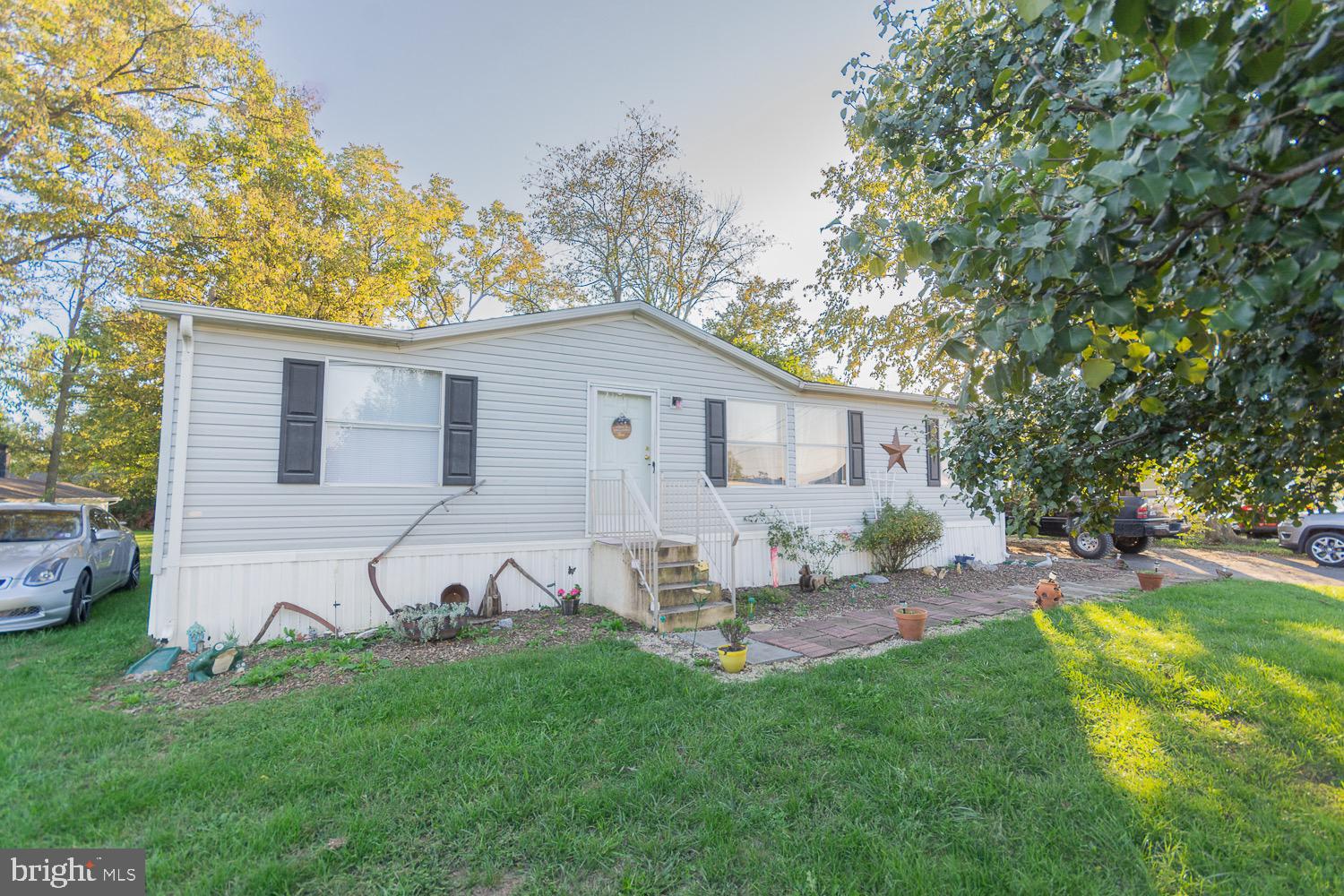 MAR WIN MANOR - Residential