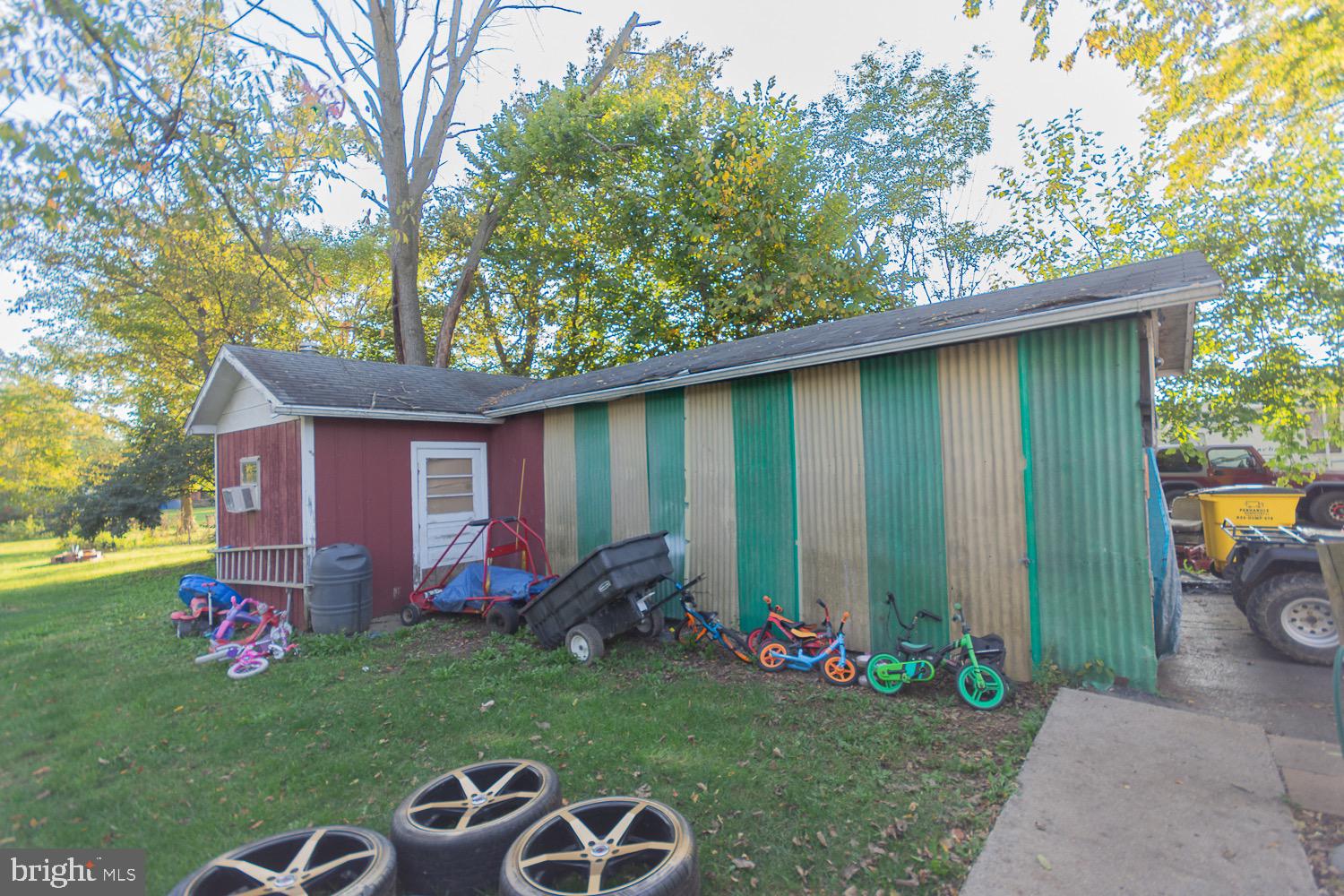 MAR WIN MANOR - Residential