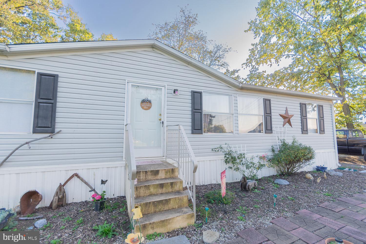 MAR WIN MANOR - Residential