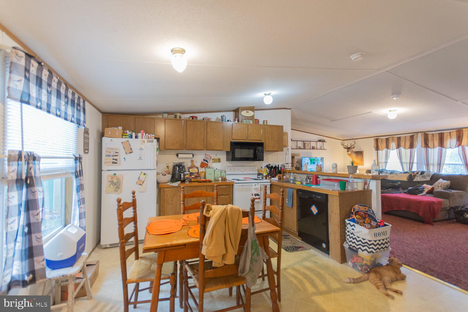 MAR WIN MANOR - Residential