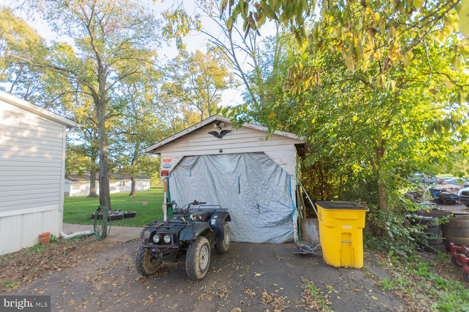 MAR WIN MANOR - Residential