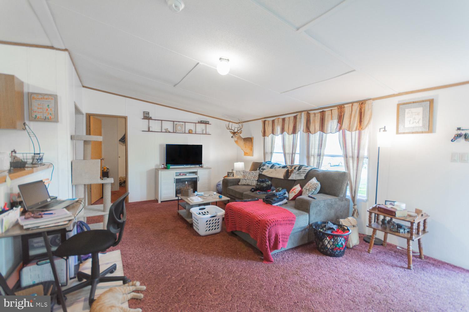 MAR WIN MANOR - Residential