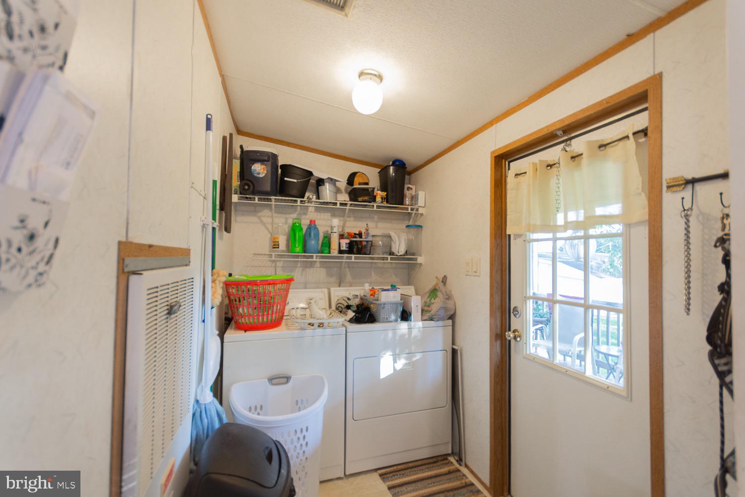 MAR WIN MANOR - Residential