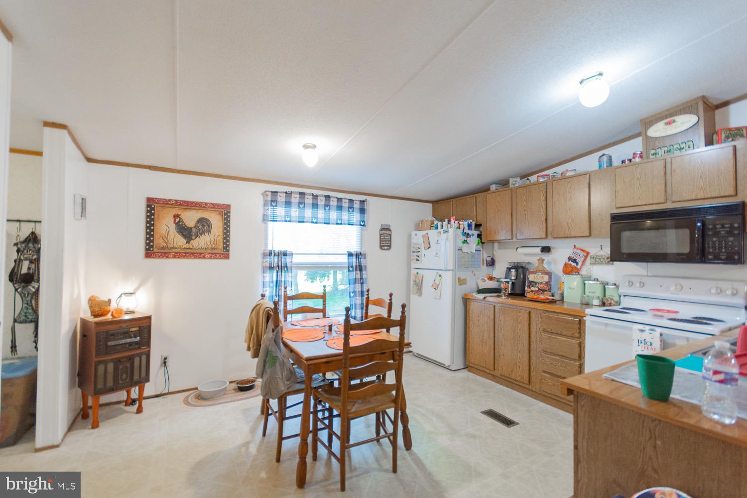 MAR WIN MANOR - Residential