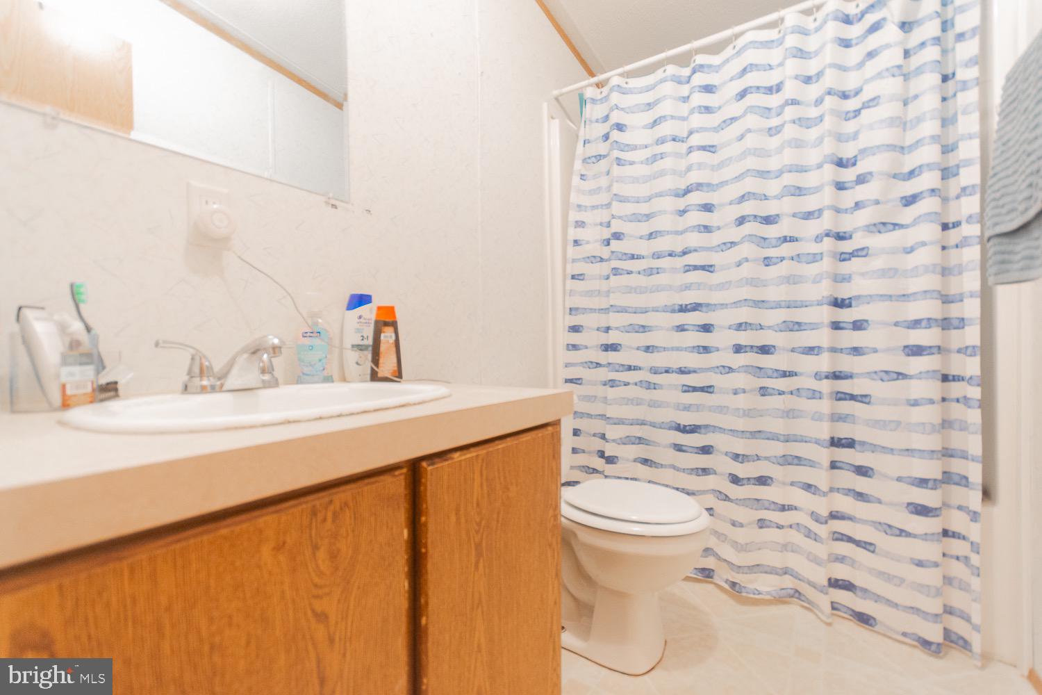 MAR WIN MANOR - Residential