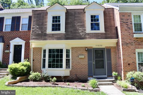Photo of 11533 Pine Cone Court, RESTON, VA 20191 (MLS # VAFX2316282)