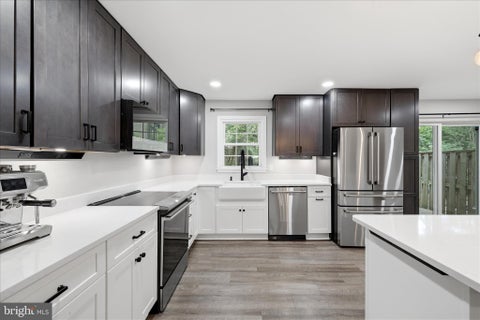 Townhouse For Sale - 11533 Pine Cone Court<br/> Fairfax County, RESTON, VA 20191