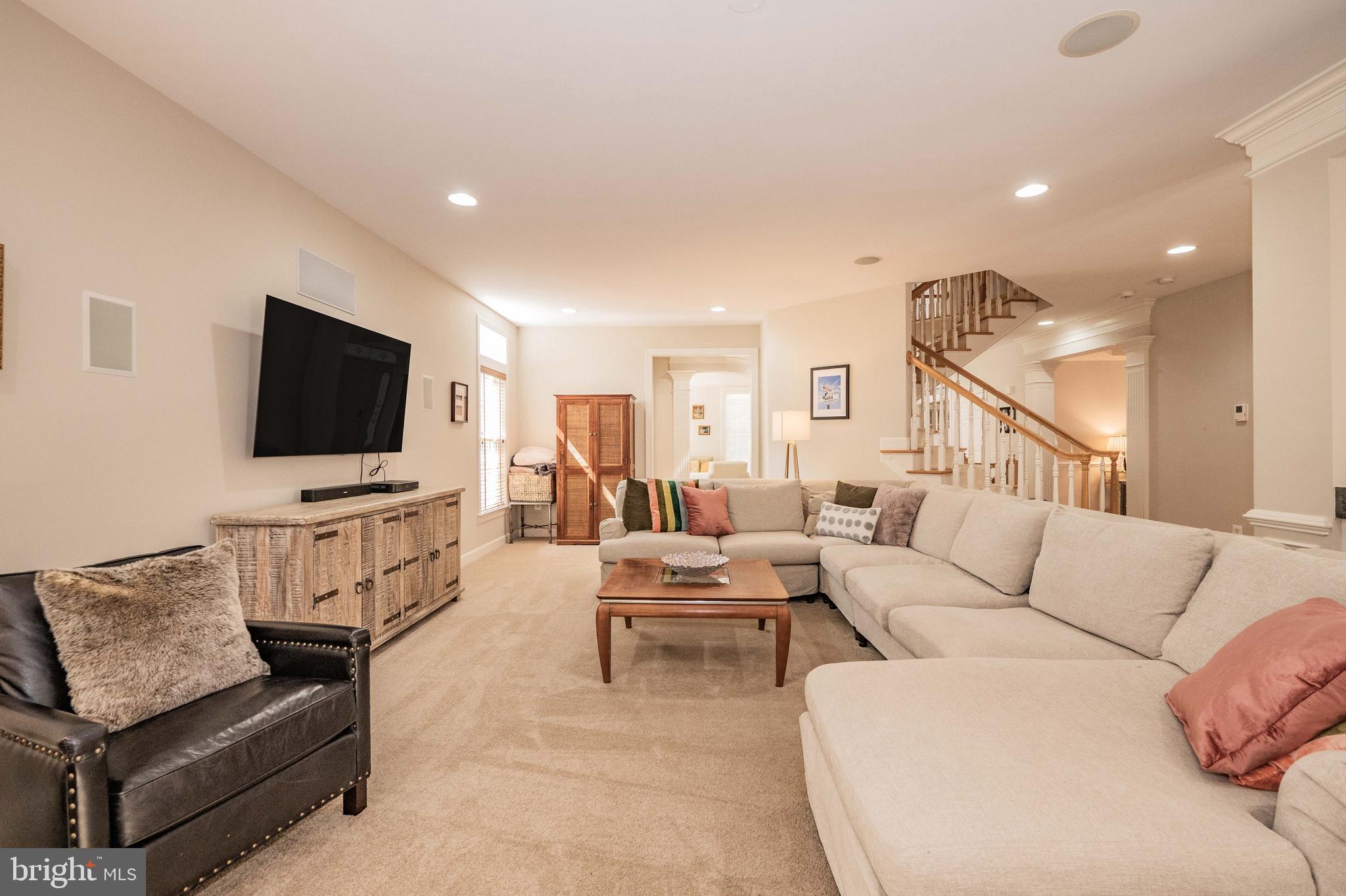 LAKELANDS - Residential