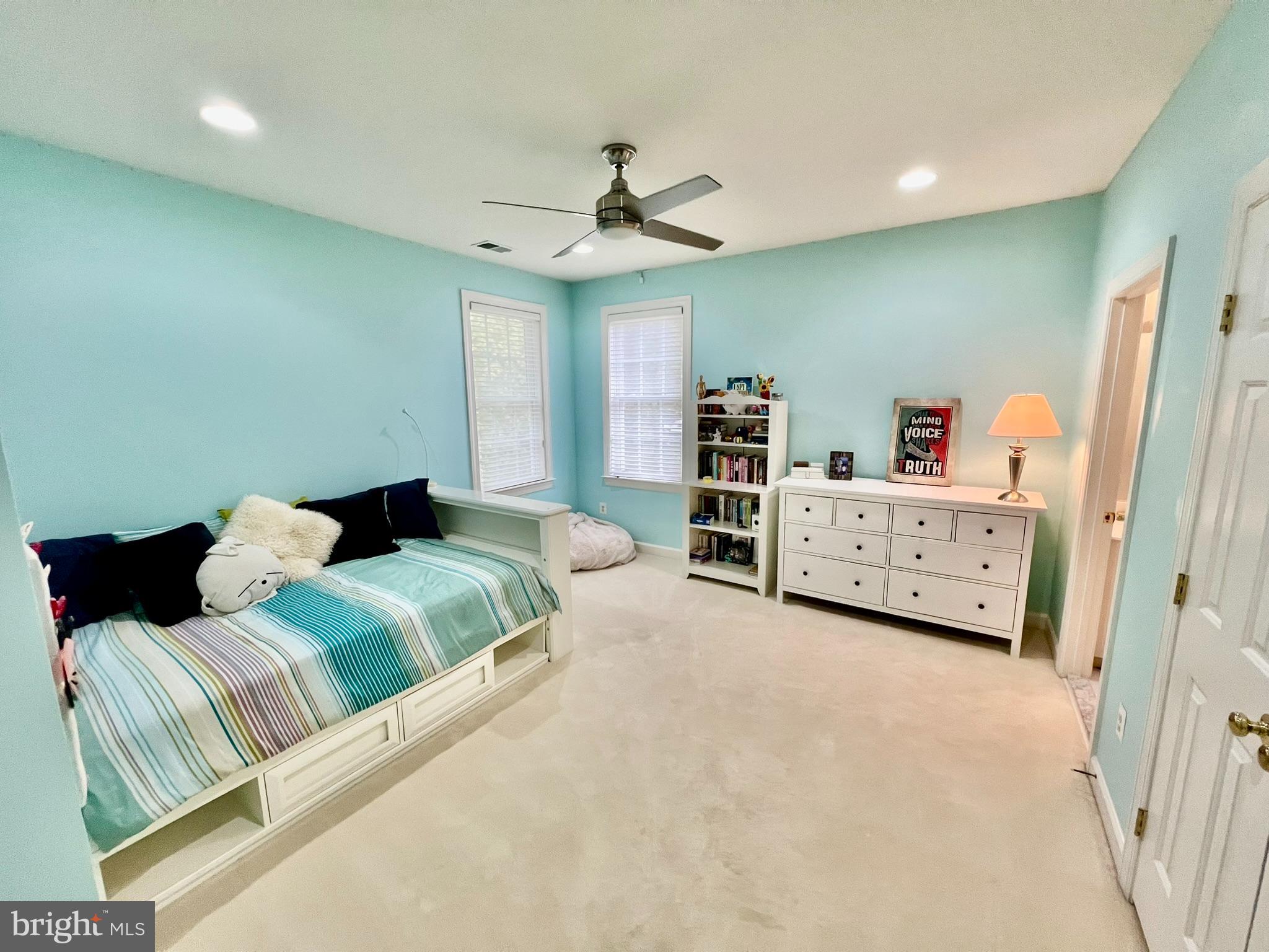 LAKELANDS - Residential