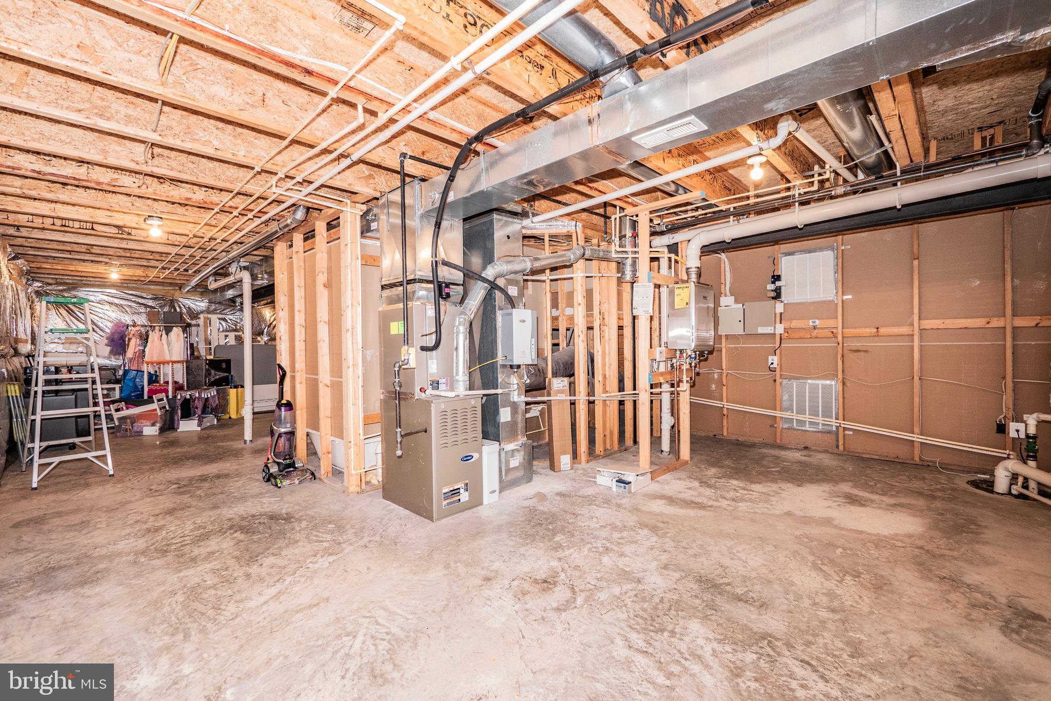 LAKELANDS - Residential