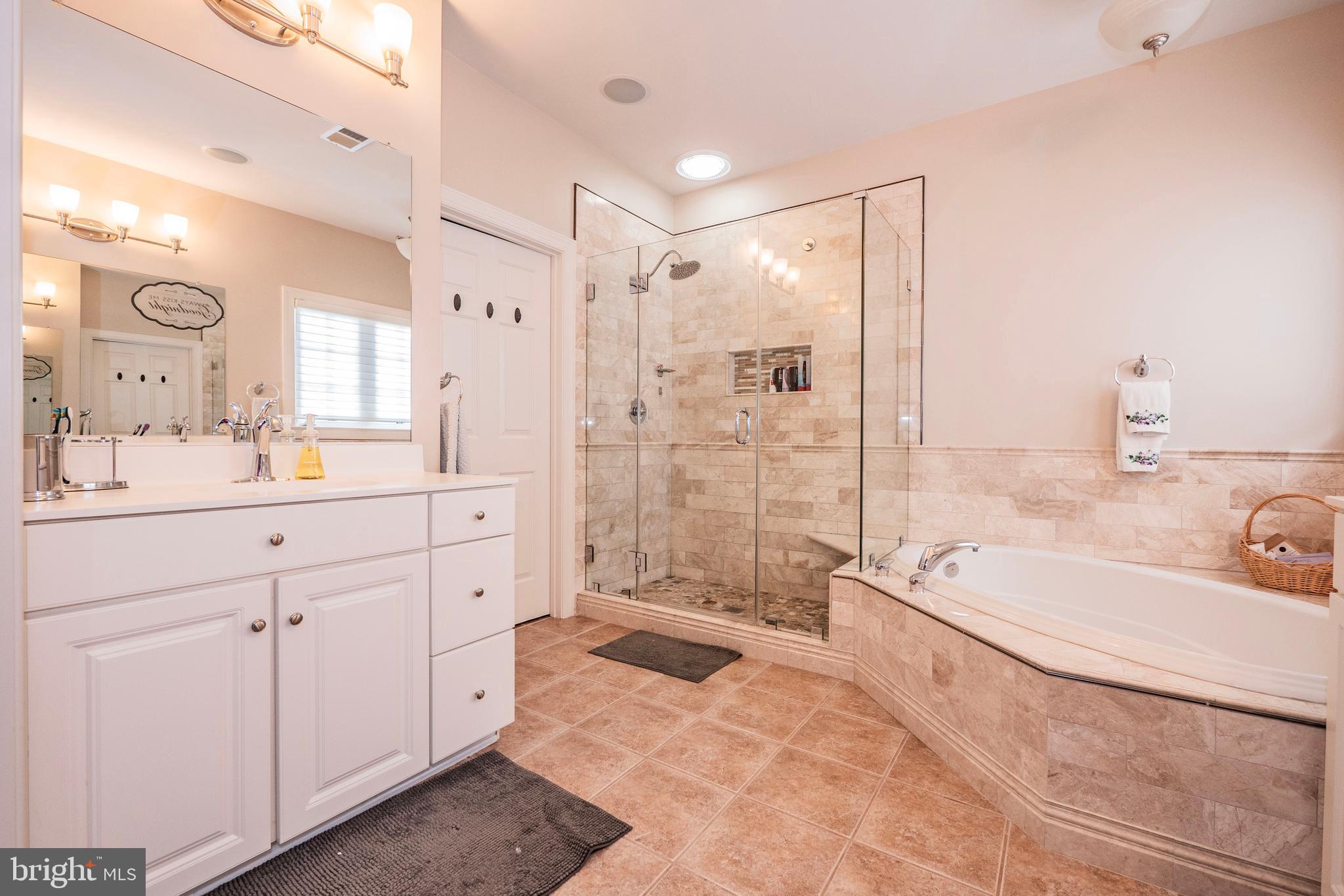 LAKELANDS - Residential