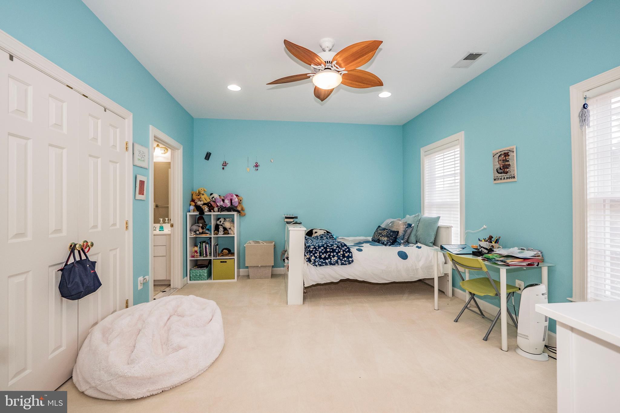 LAKELANDS - Residential