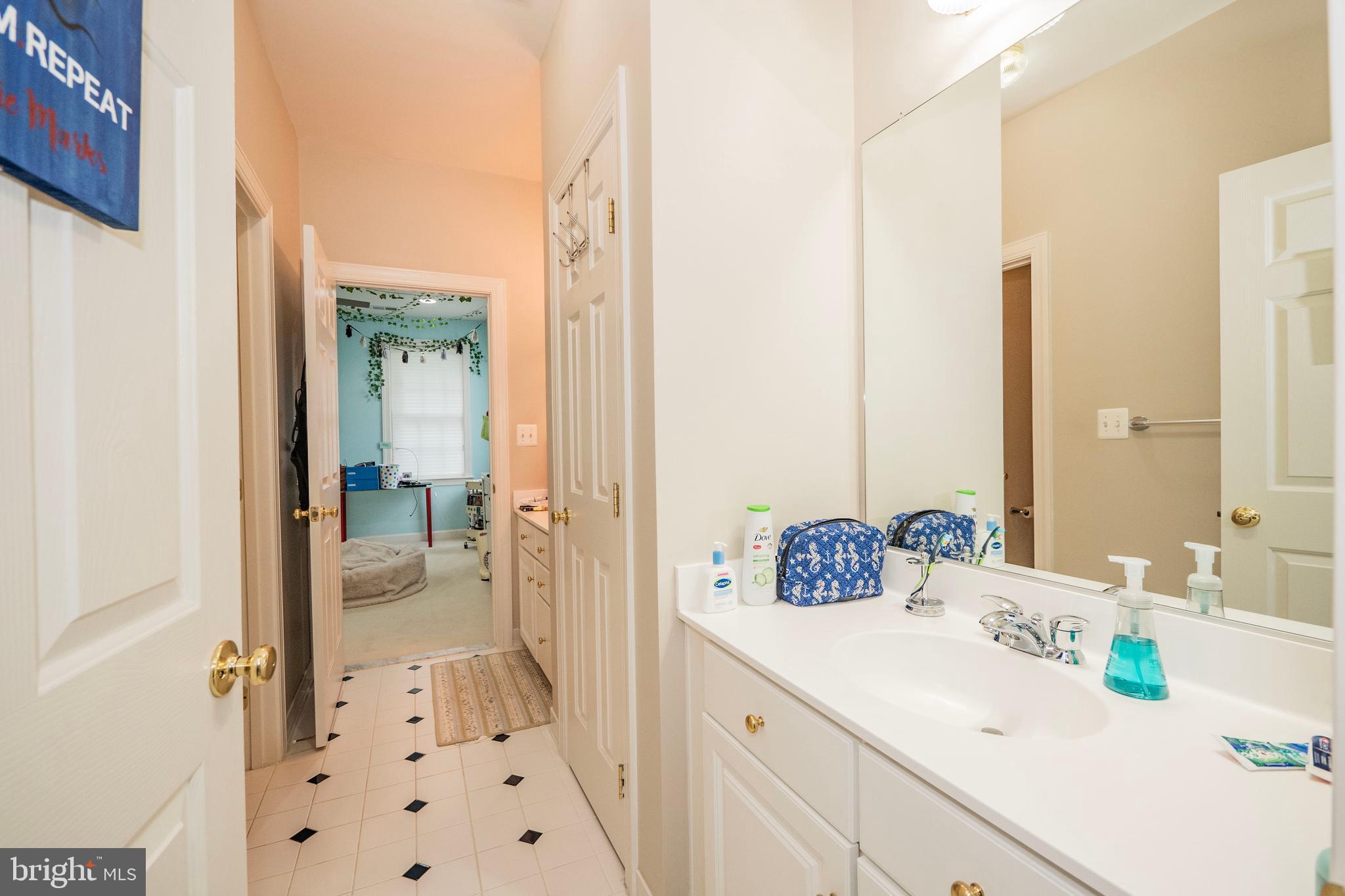 LAKELANDS - Residential