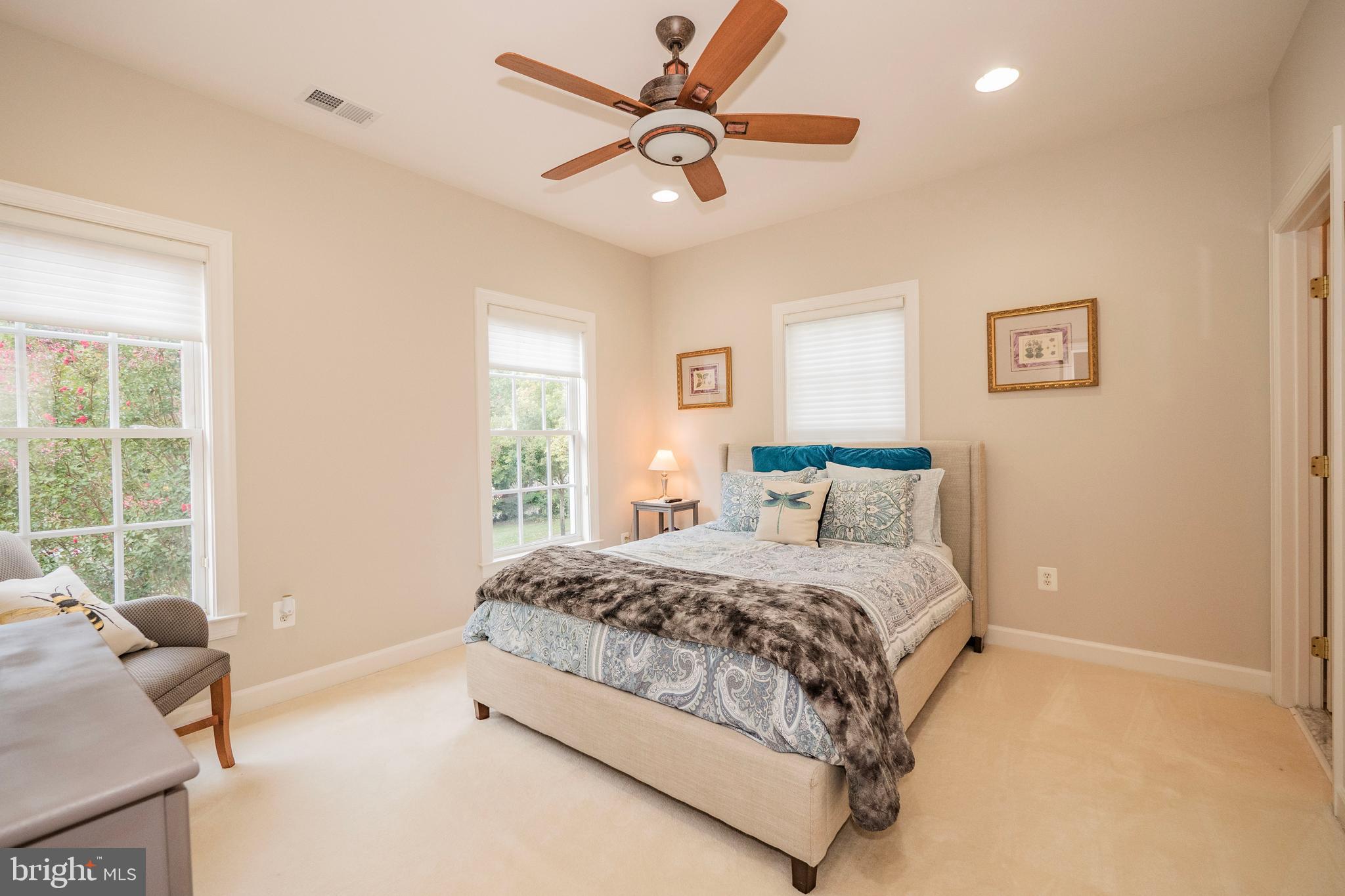 LAKELANDS - Residential