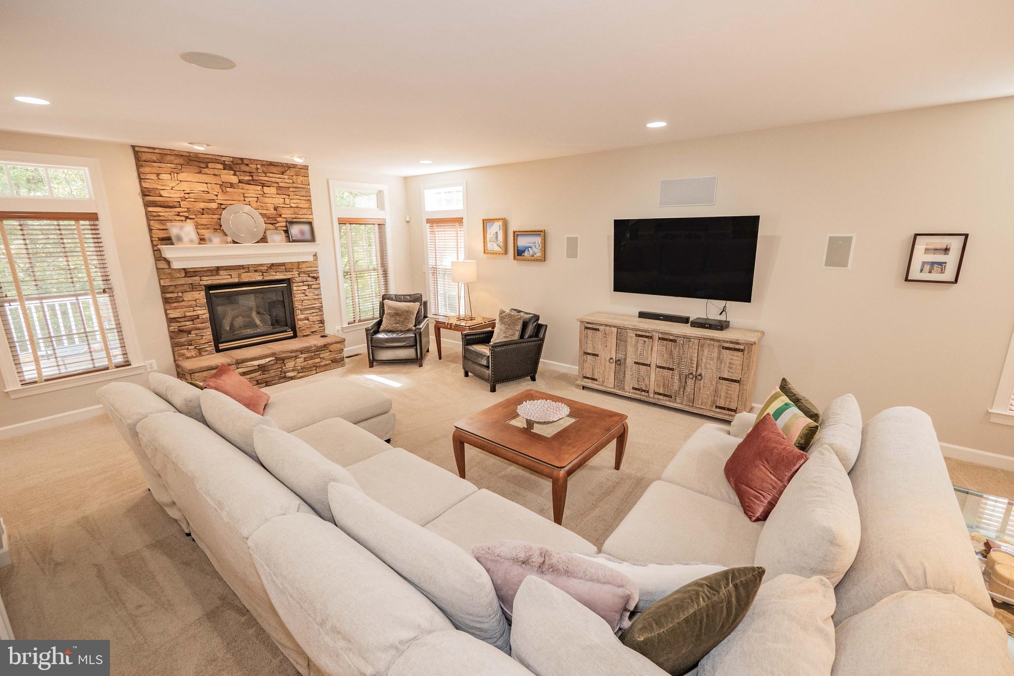 LAKELANDS - Residential