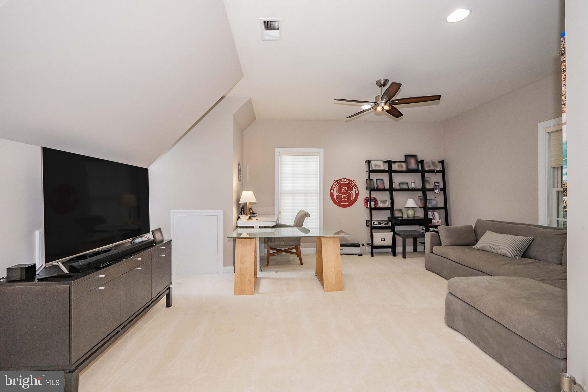 LAKELANDS - Residential