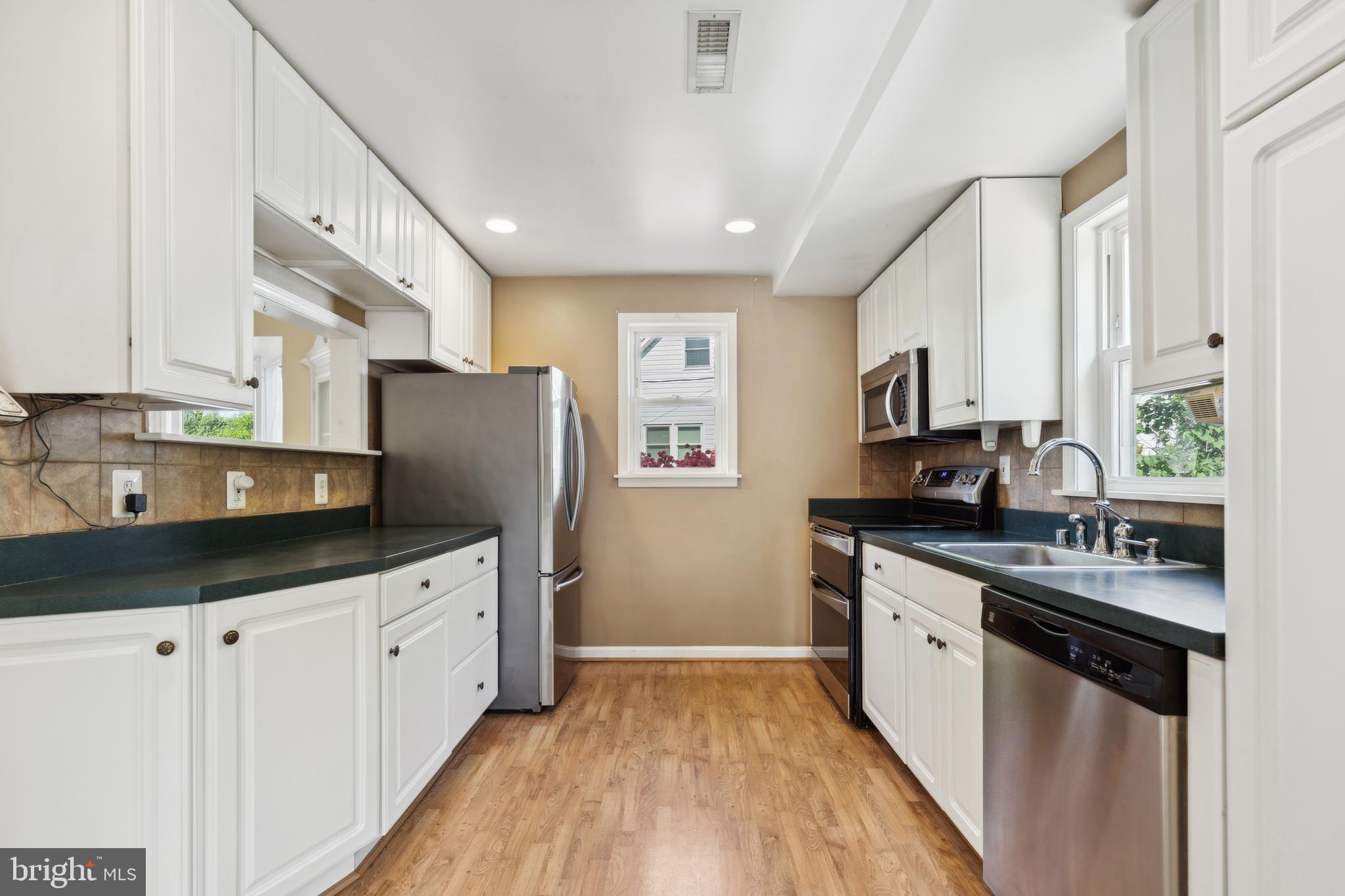 HILLENDALE FARMS - Residential