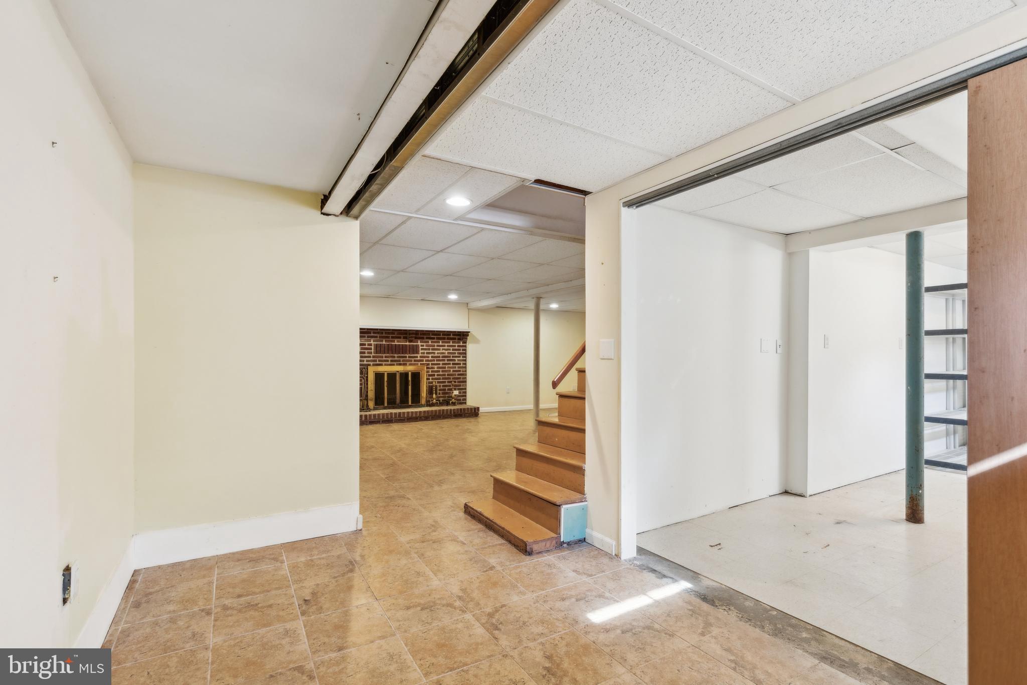 HILLENDALE FARMS - Residential