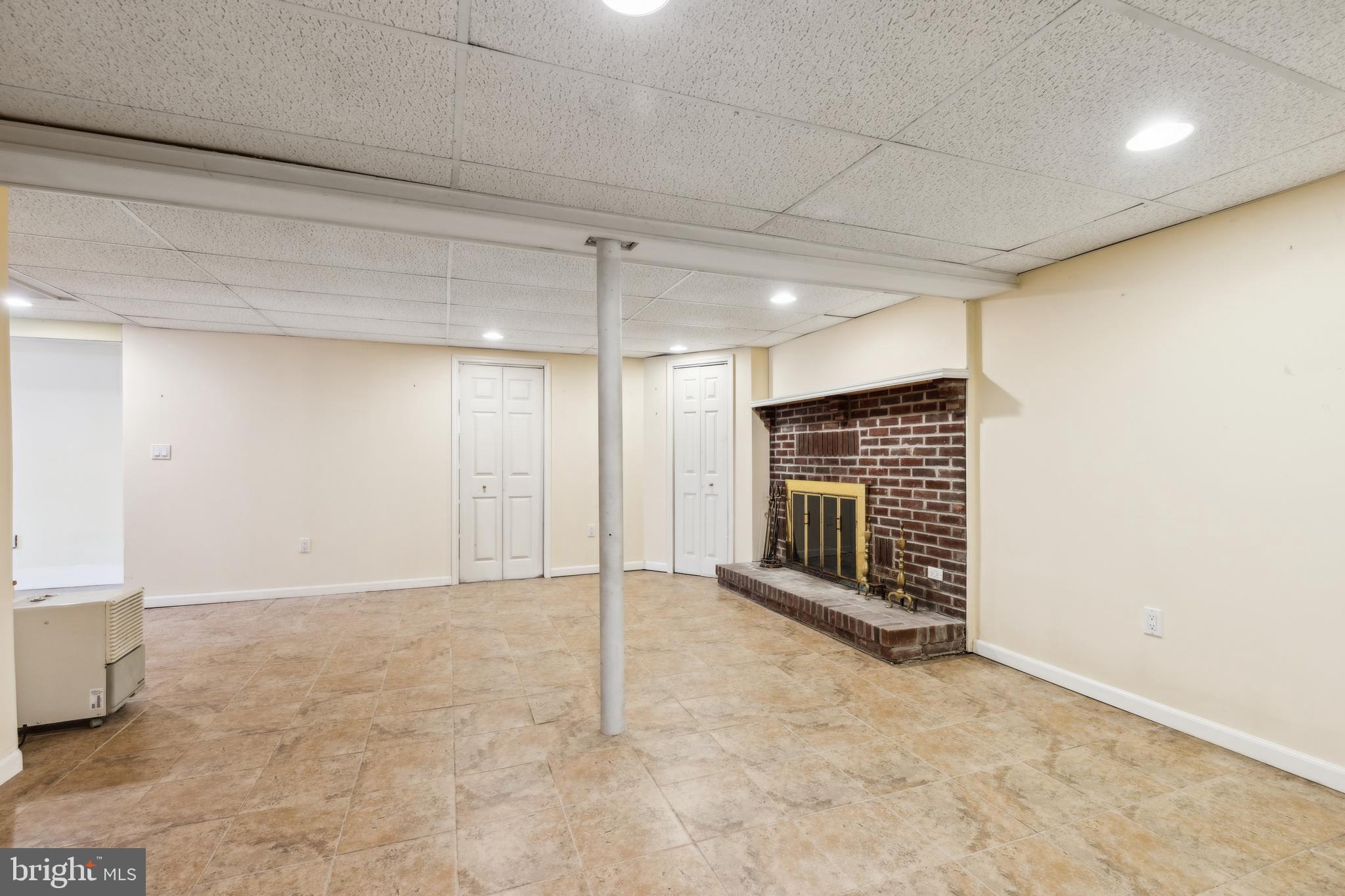 HILLENDALE FARMS - Residential