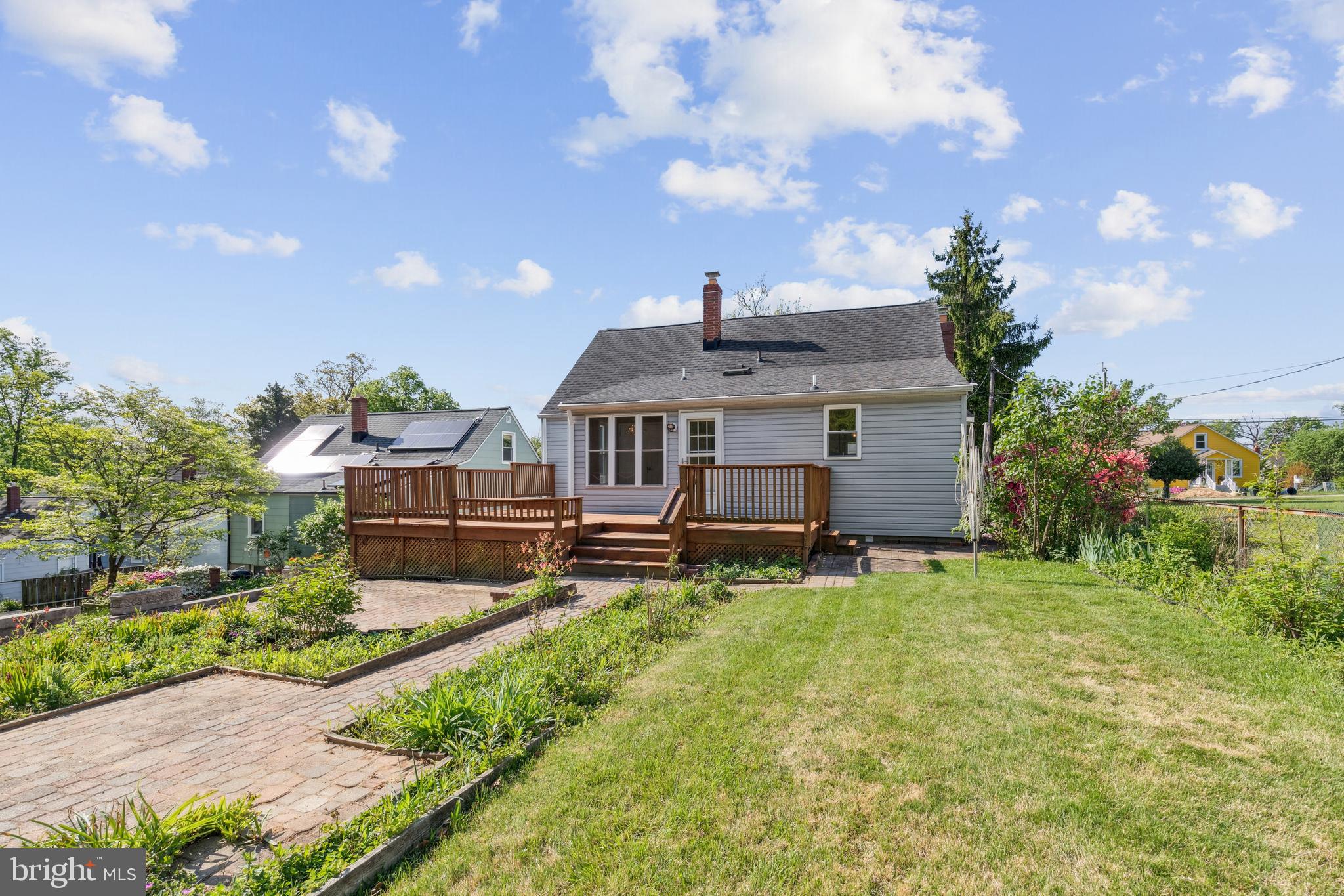 HILLENDALE FARMS - Residential