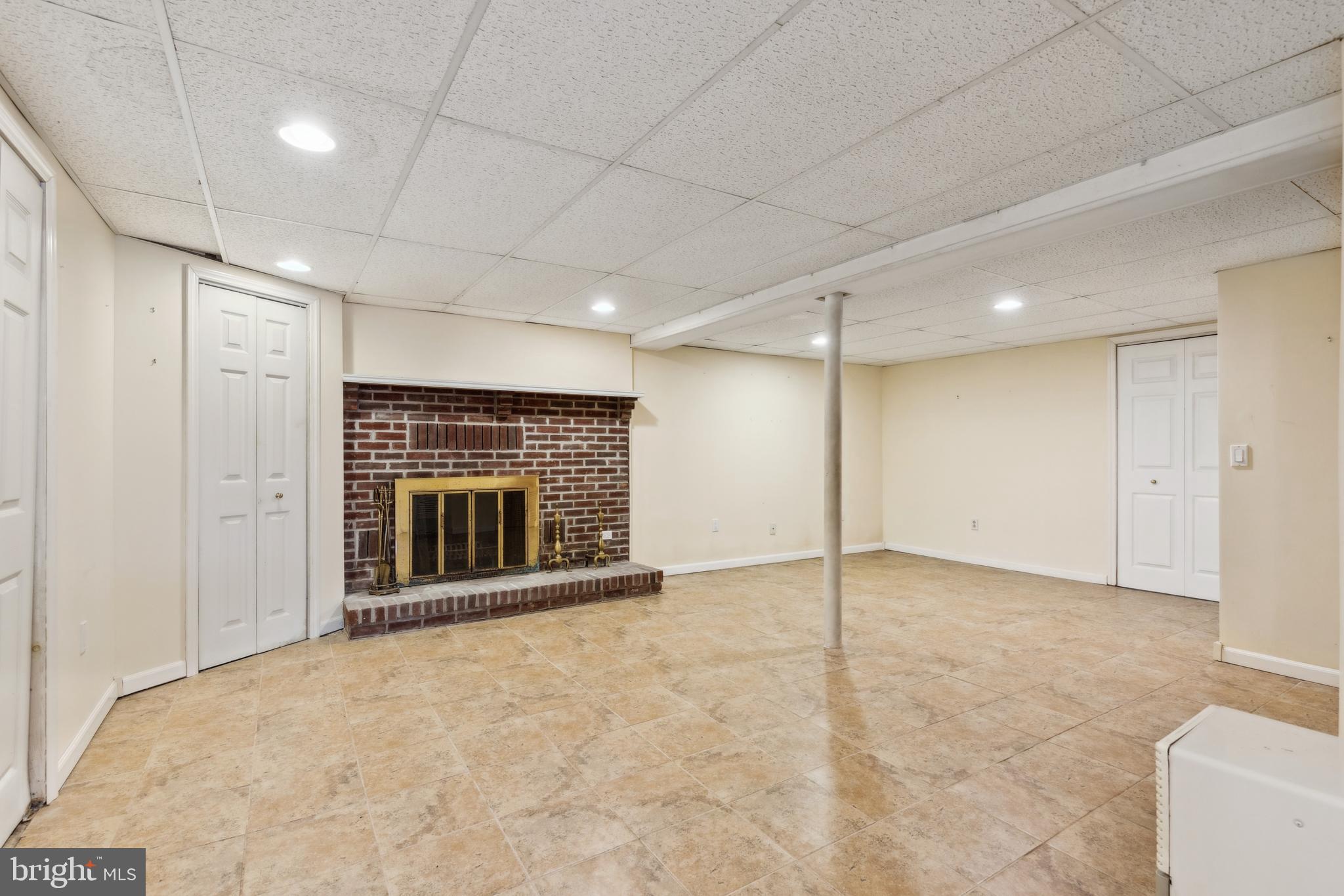 HILLENDALE FARMS - Residential