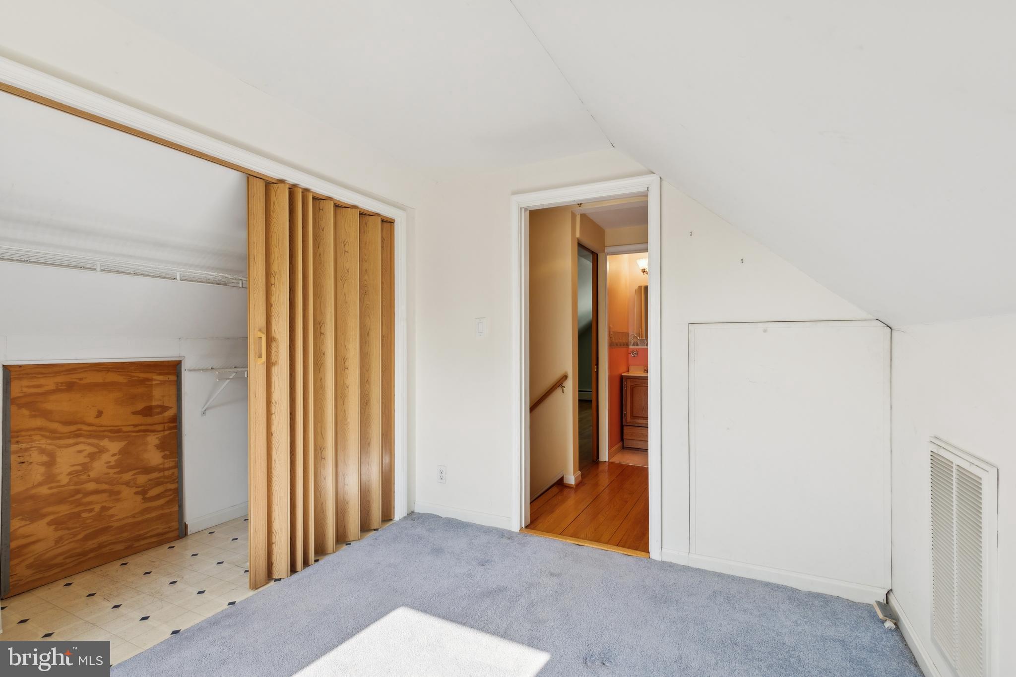 HILLENDALE FARMS - Residential