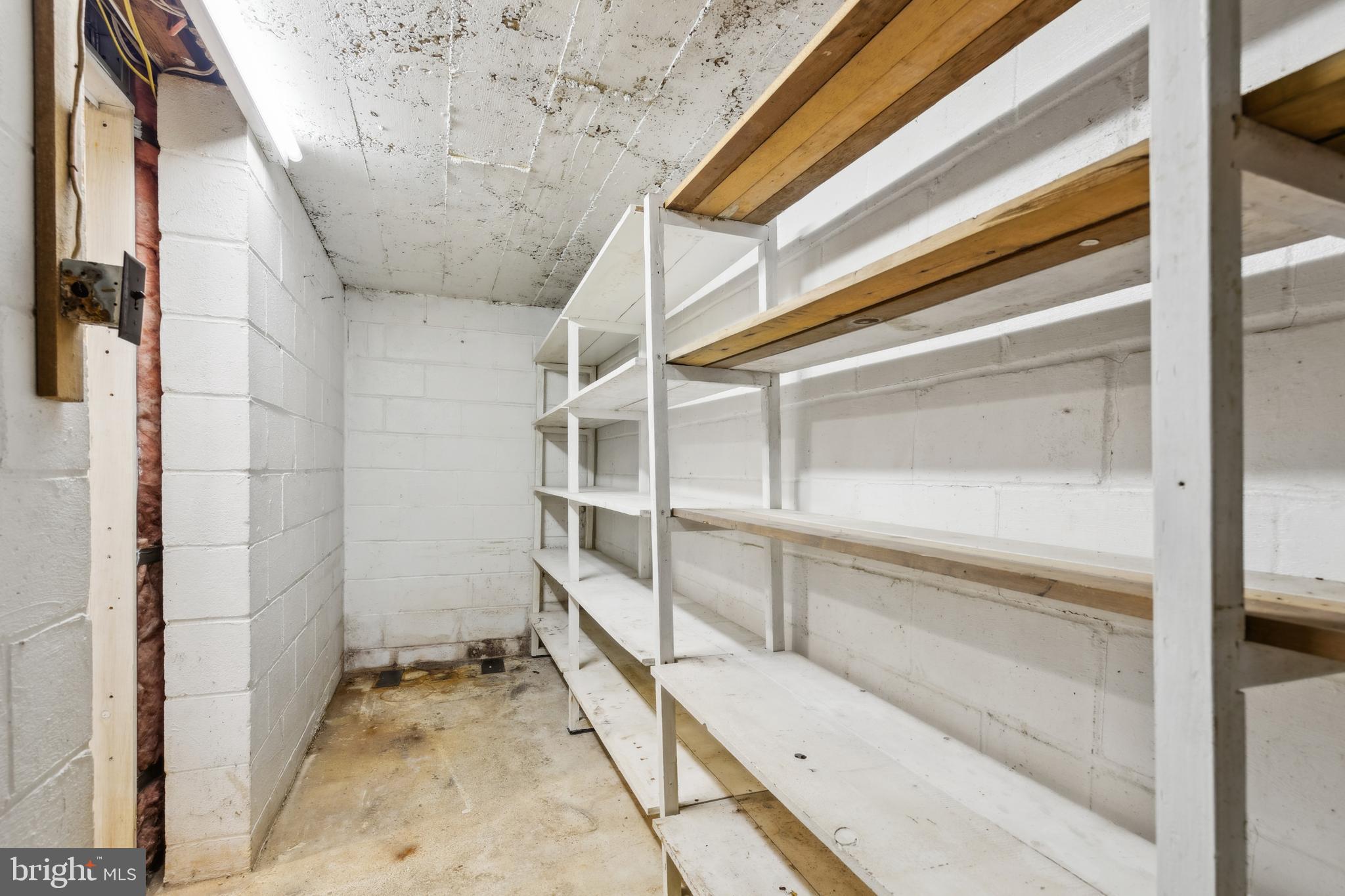 HILLENDALE FARMS - Residential