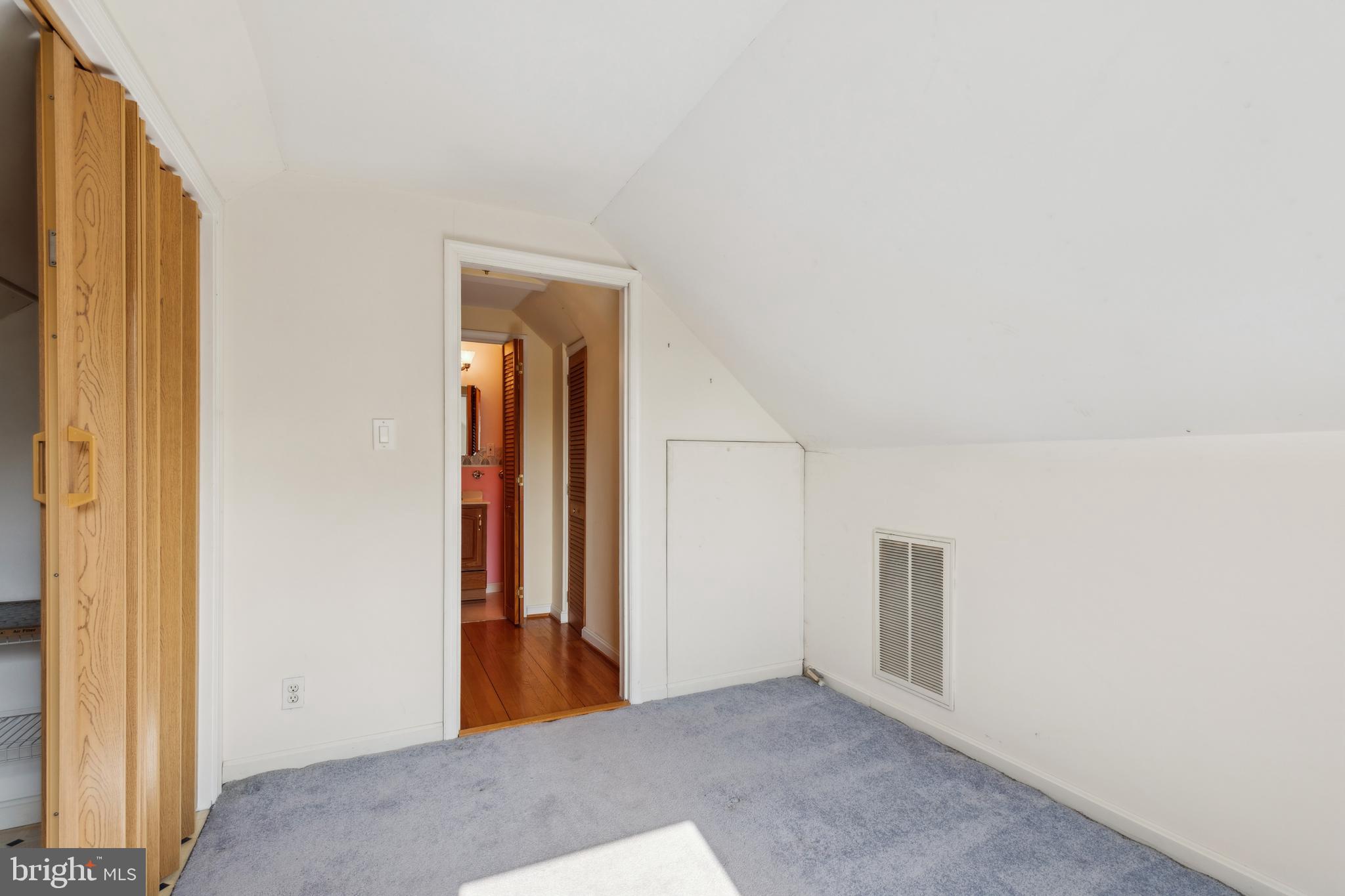 HILLENDALE FARMS - Residential