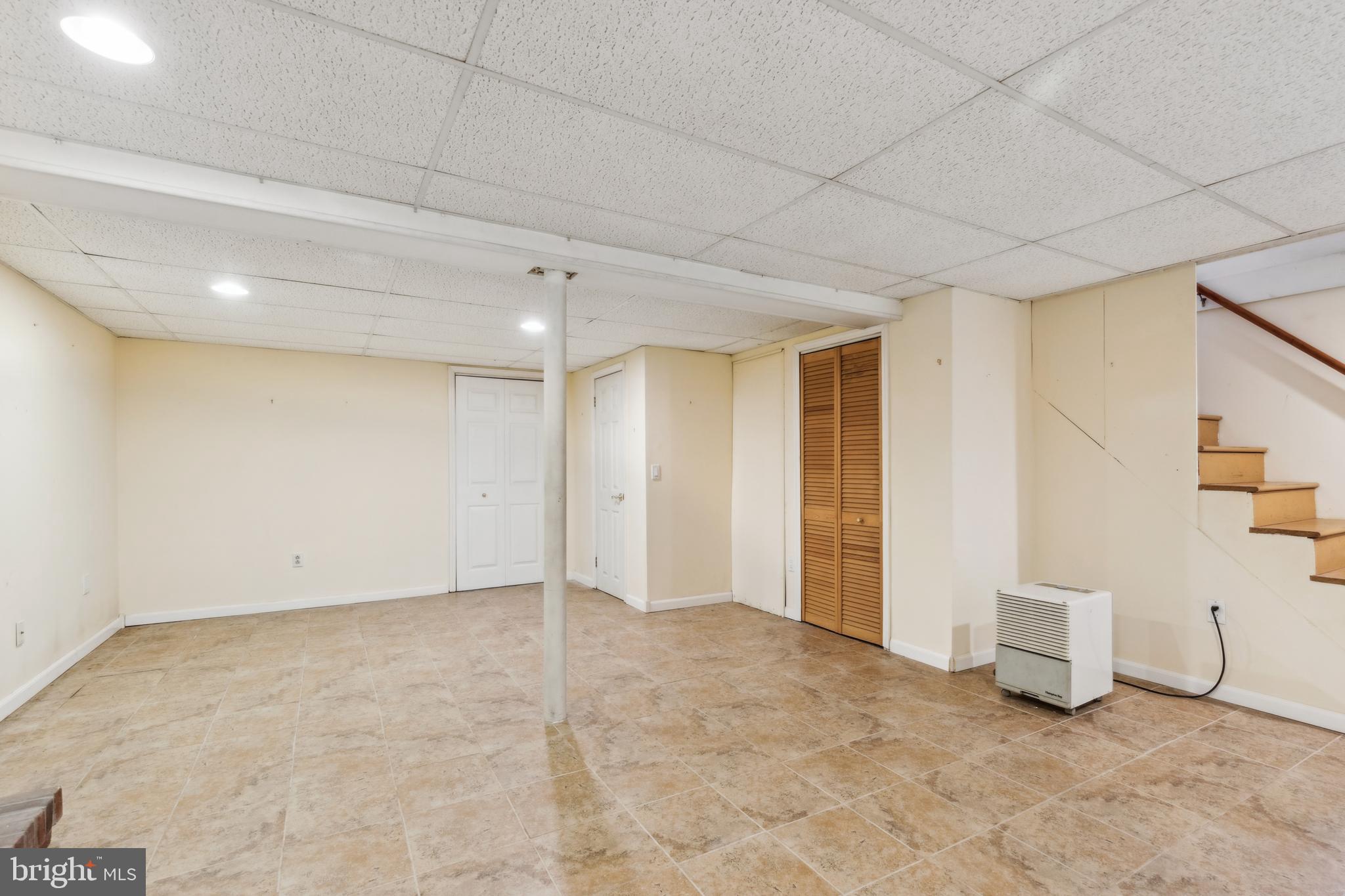 HILLENDALE FARMS - Residential