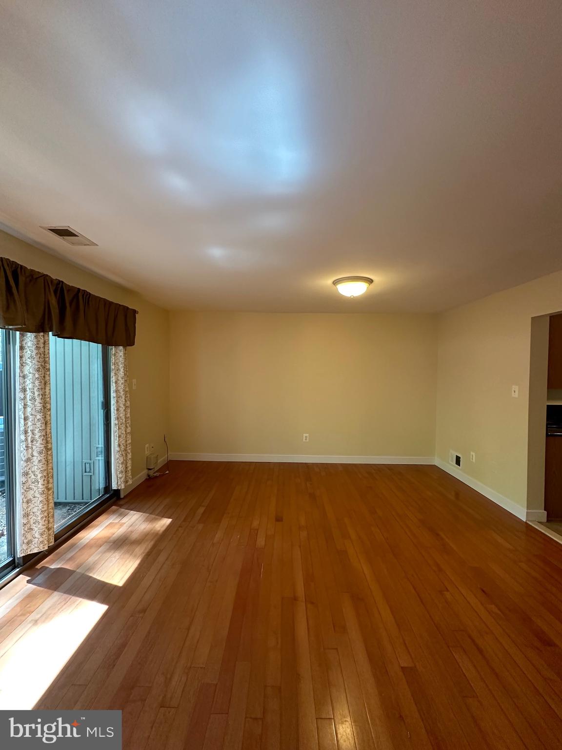 RESTON - Residential Lease