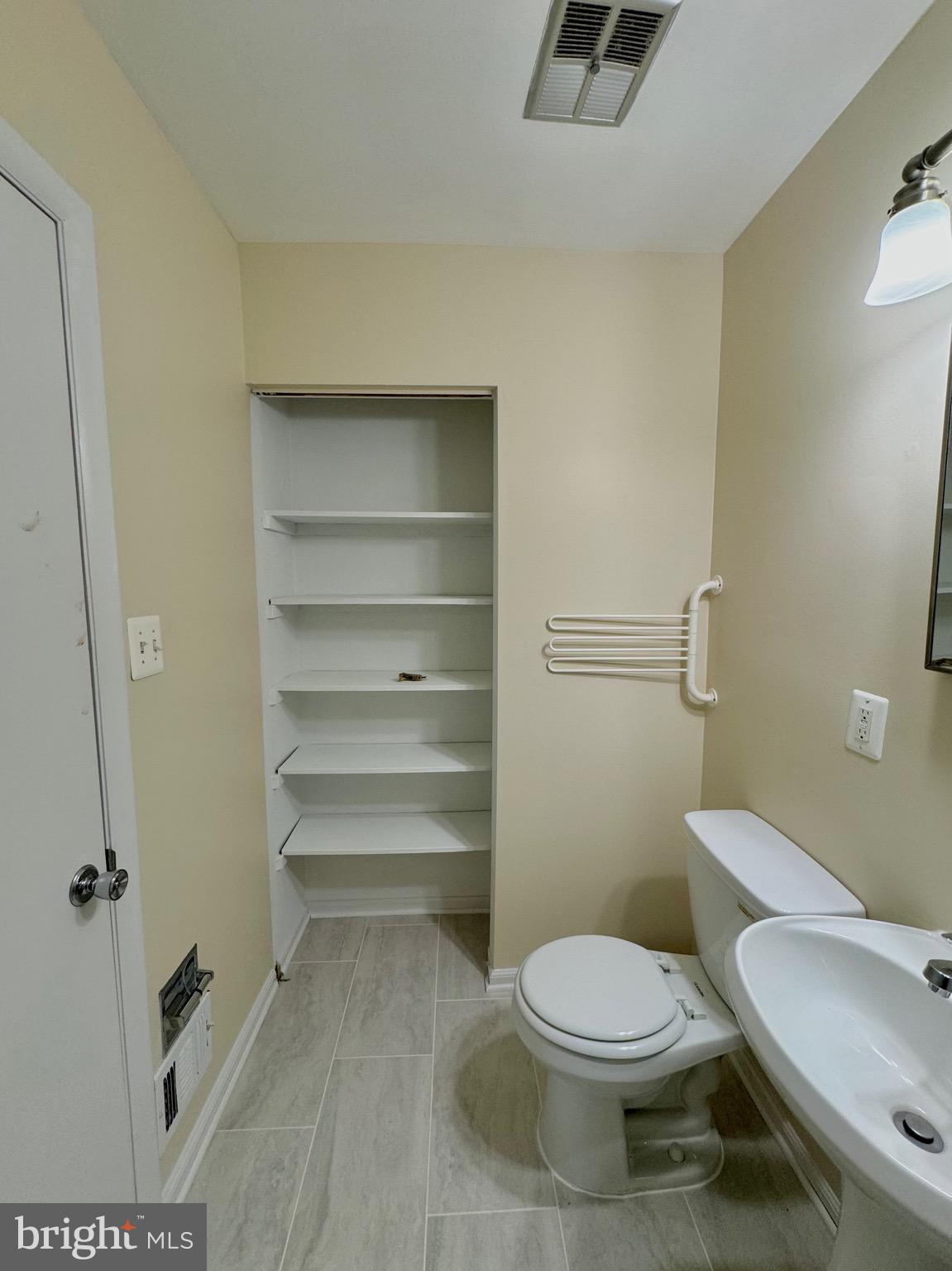 RESTON - Residential Lease