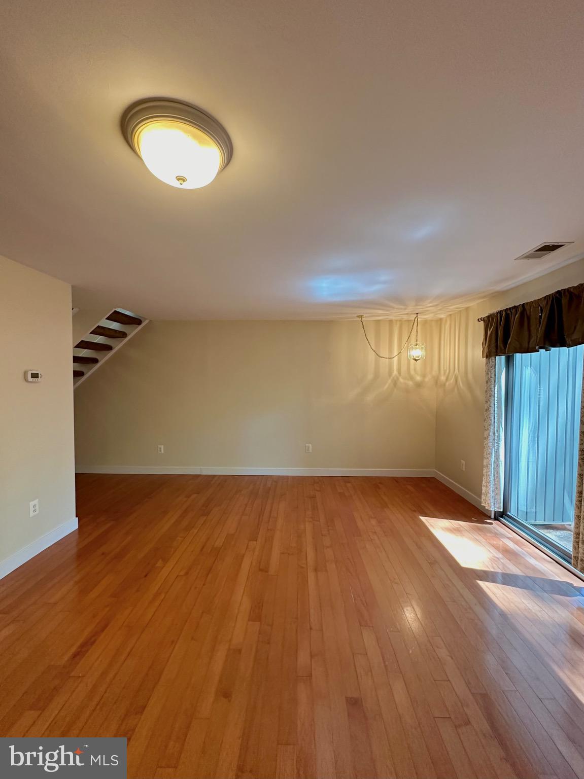 RESTON - Residential Lease