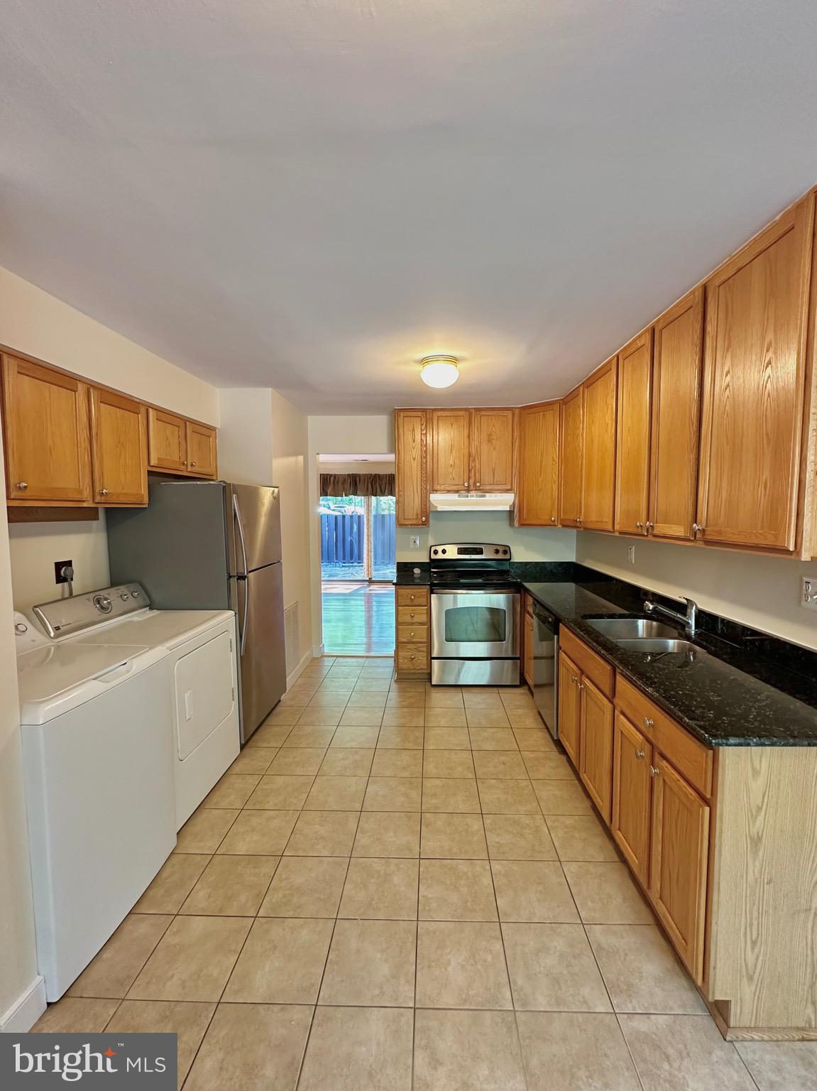 RESTON - Residential Lease