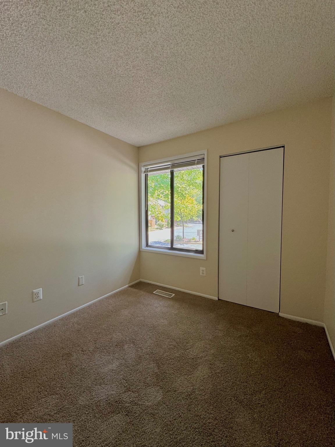 RESTON - Residential Lease