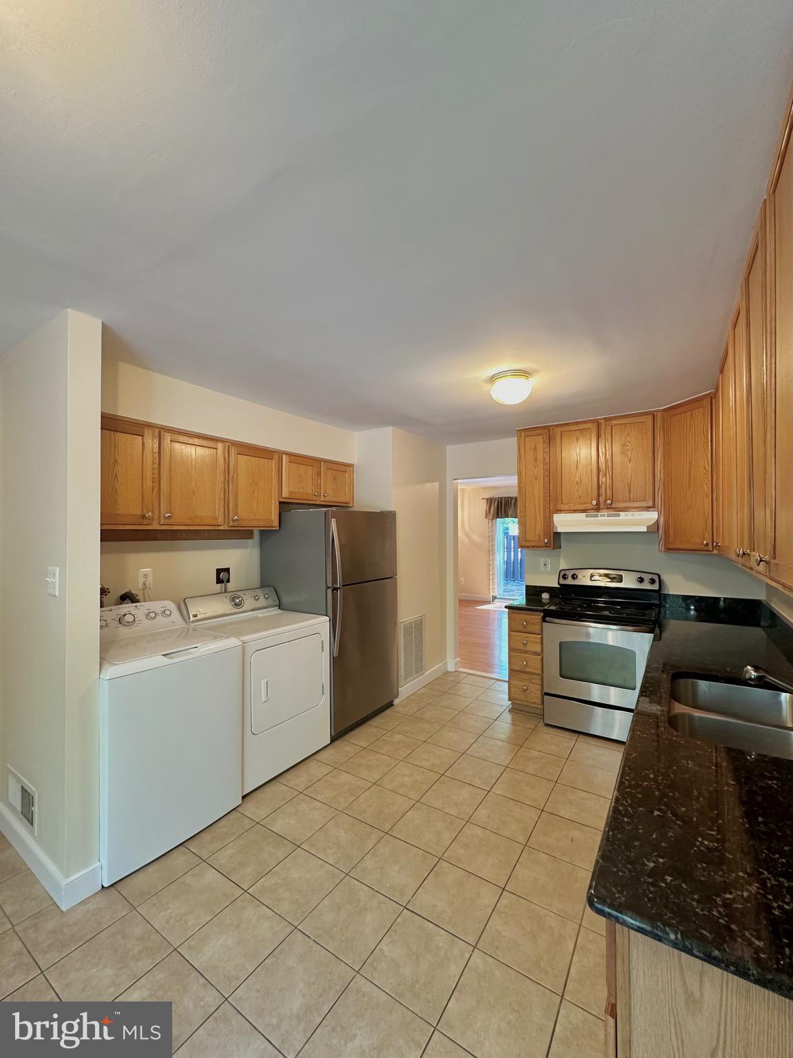 RESTON - Residential Lease