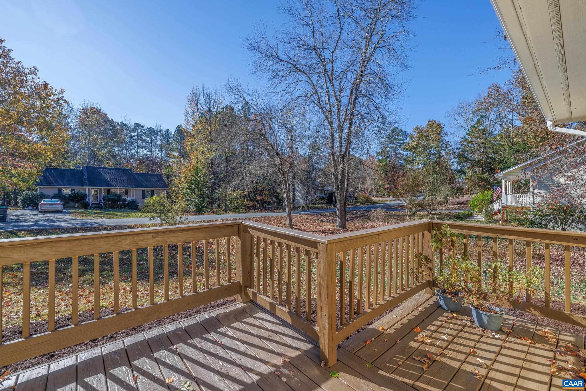 LAKE MONTICELLO - Residential