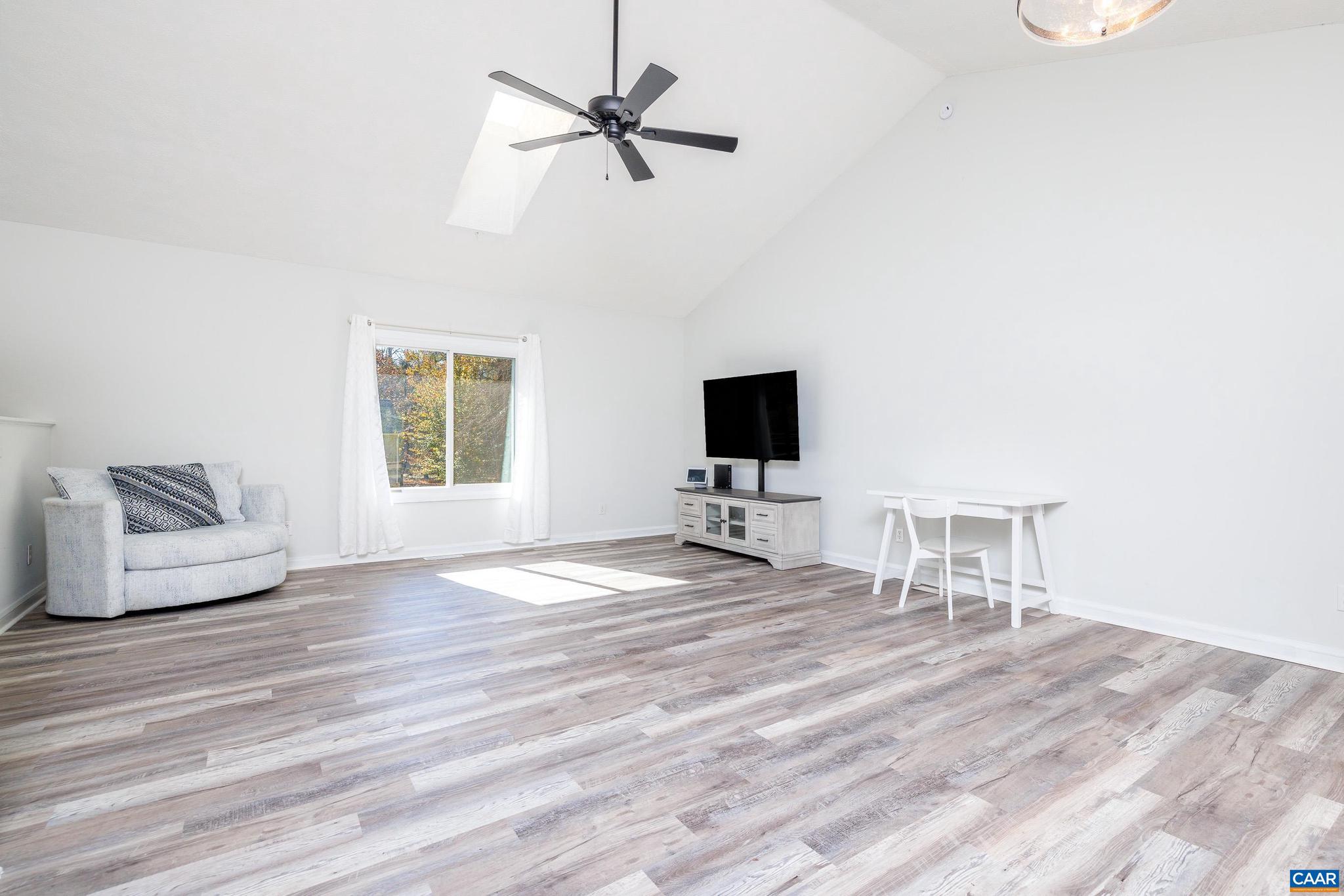 LAKE MONTICELLO - Residential