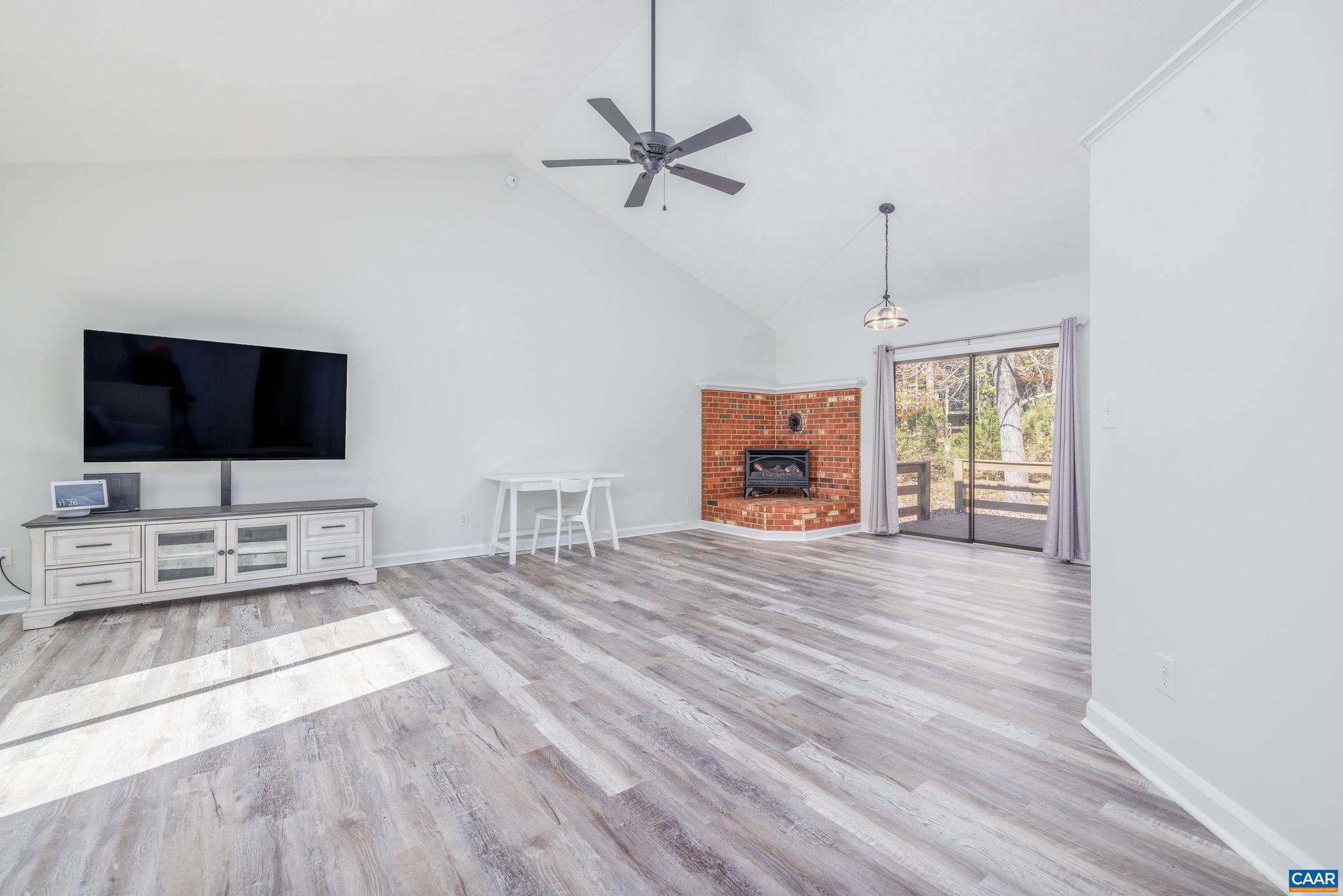 LAKE MONTICELLO - Residential