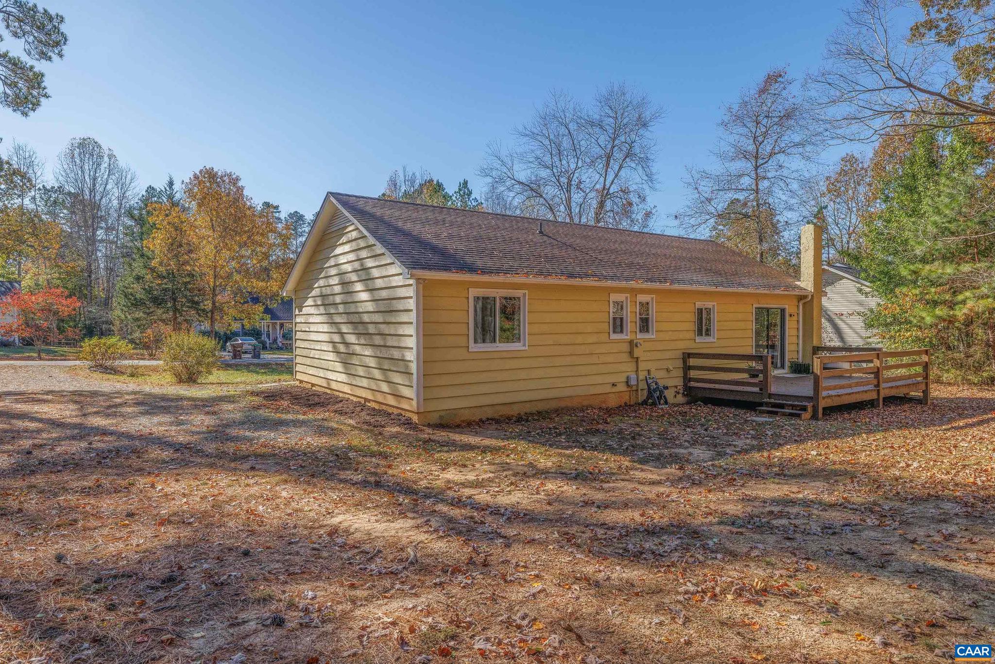 LAKE MONTICELLO - Residential