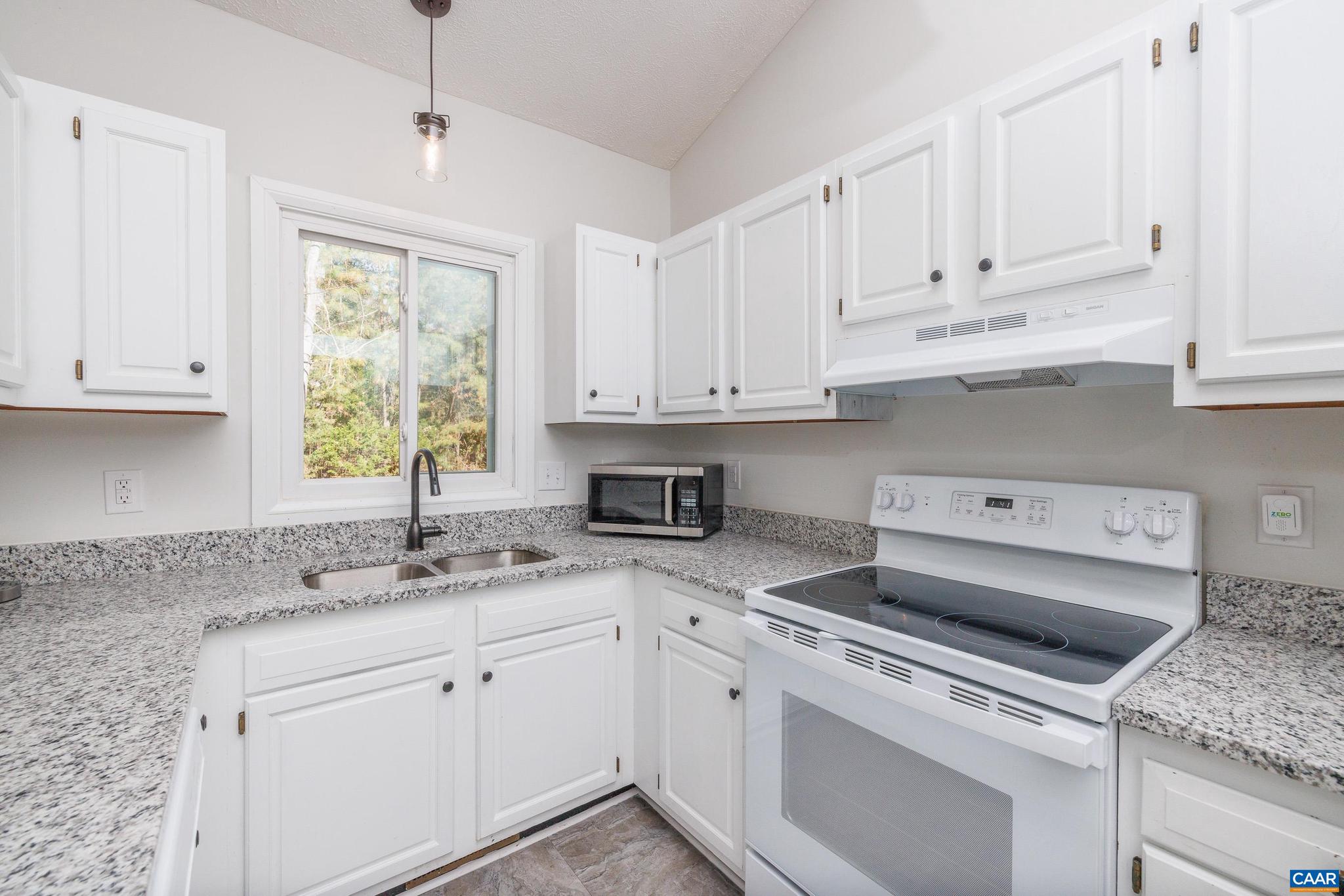 LAKE MONTICELLO - Residential