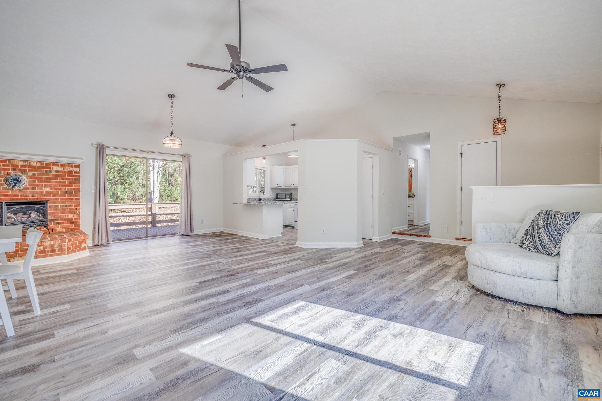 LAKE MONTICELLO - Residential