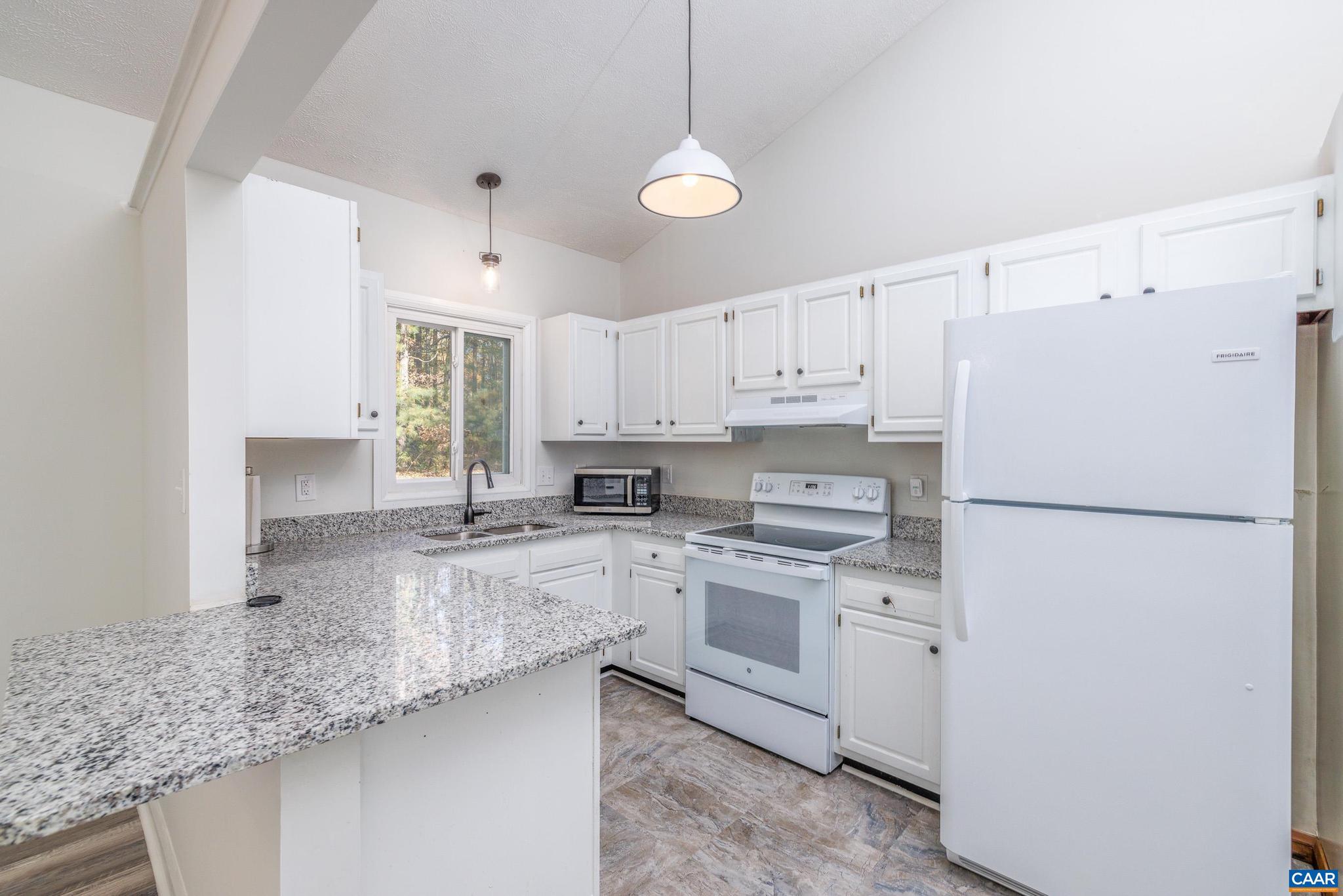 LAKE MONTICELLO - Residential