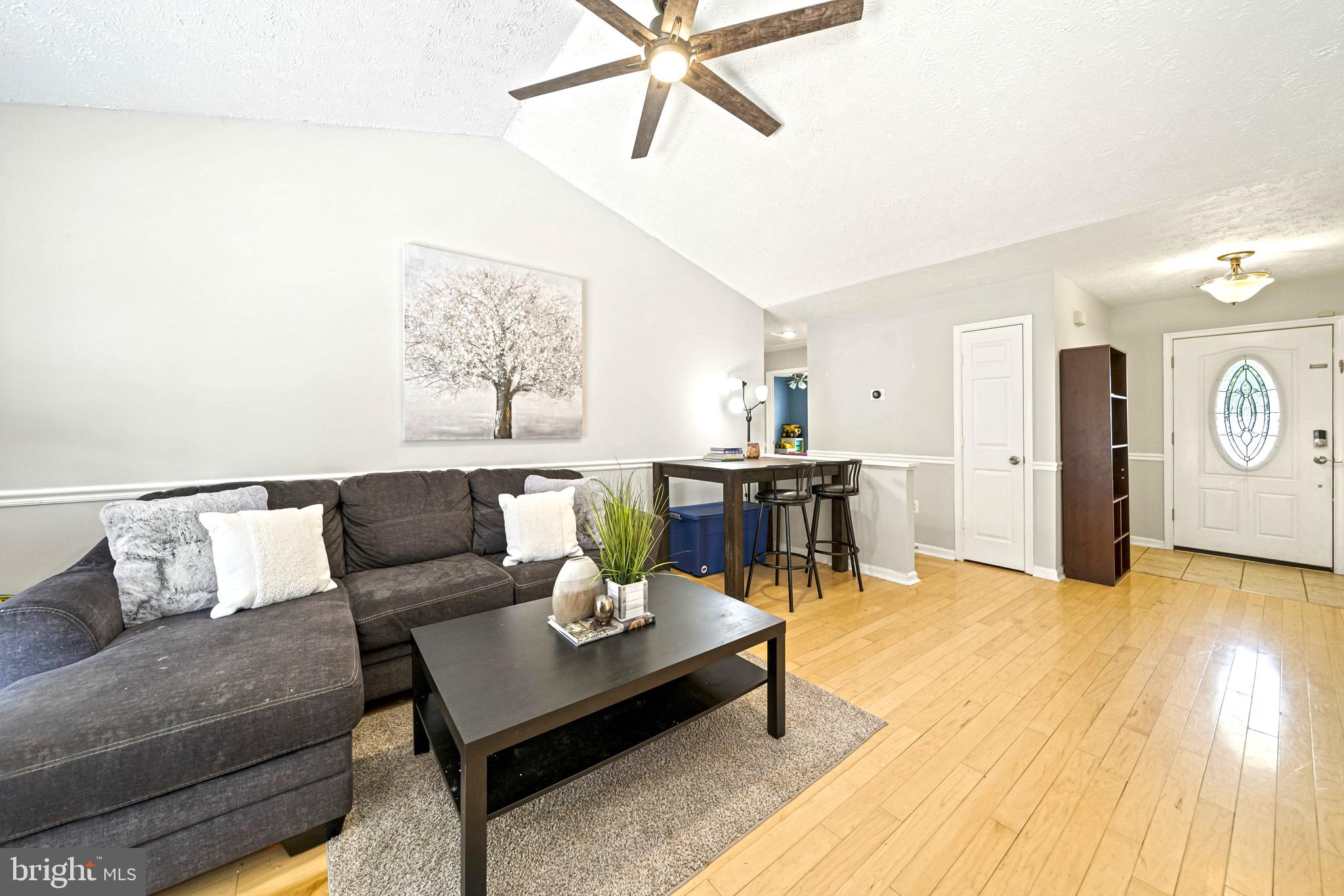 DORCHESTER - ST. CHARLES - Residential