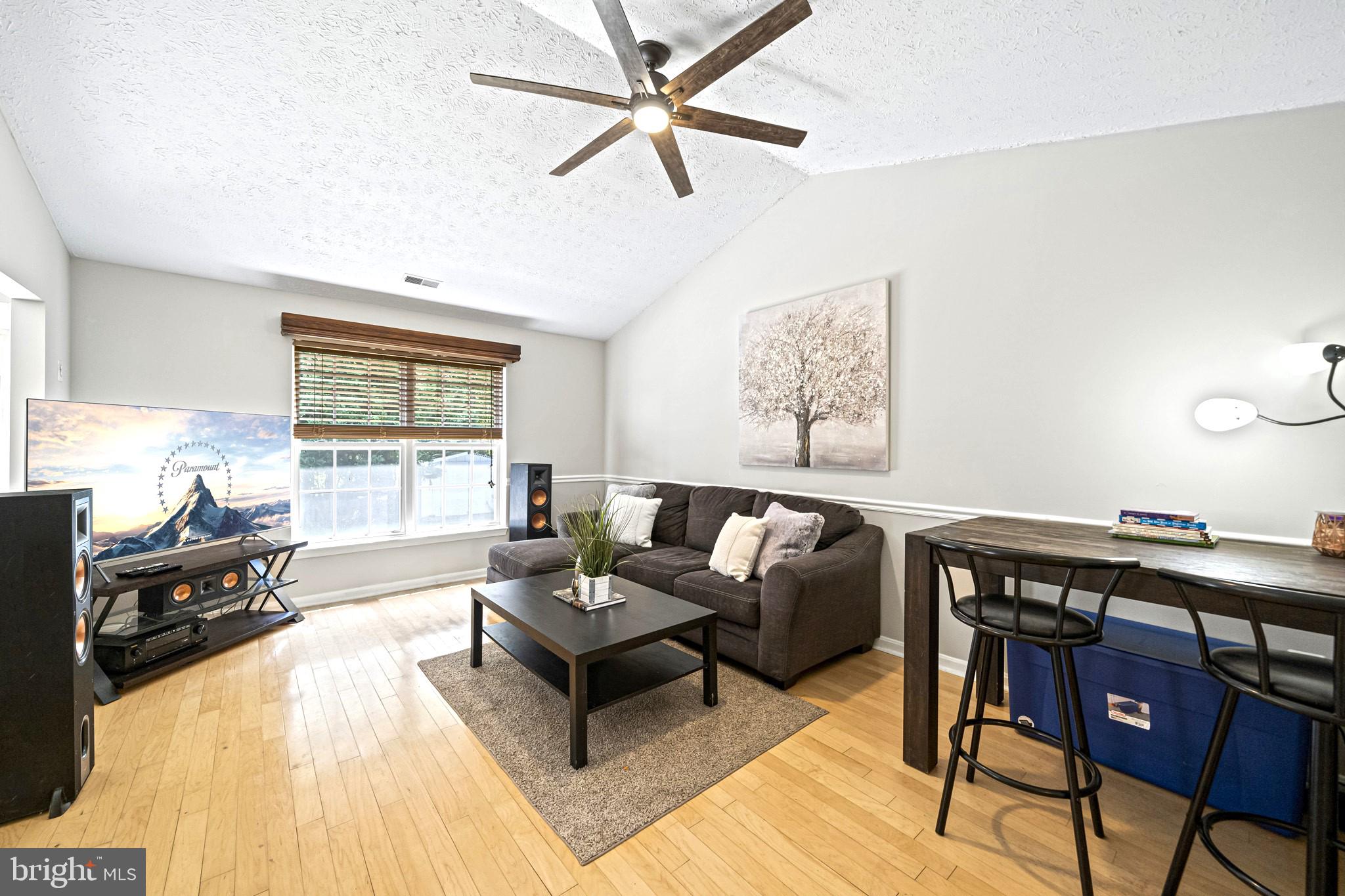 DORCHESTER - ST. CHARLES - Residential