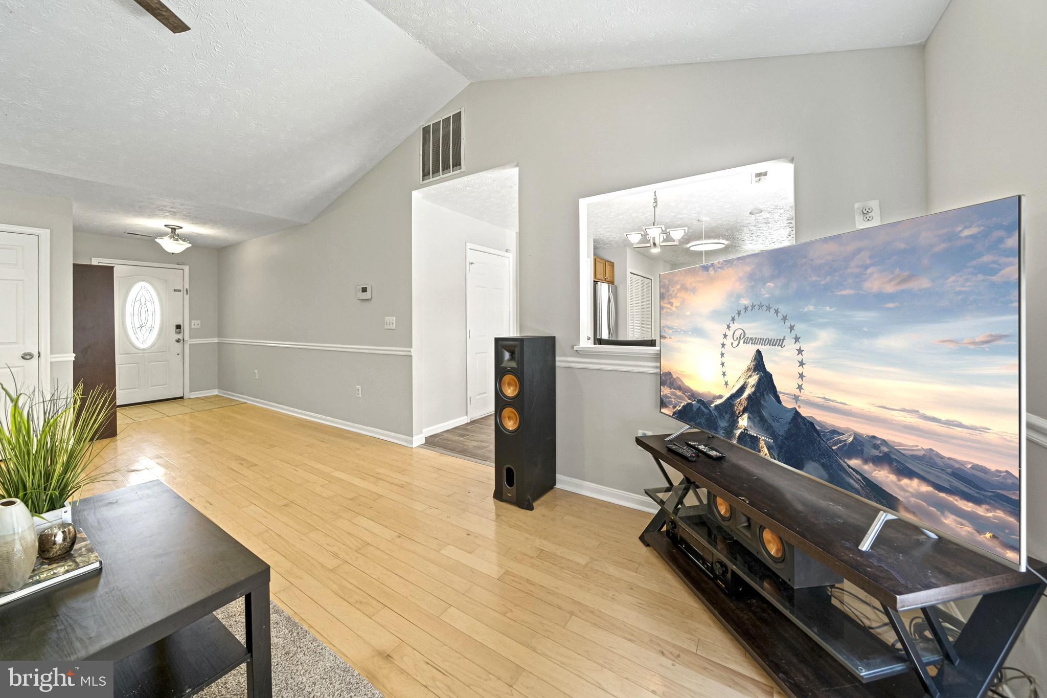 DORCHESTER - ST. CHARLES - Residential