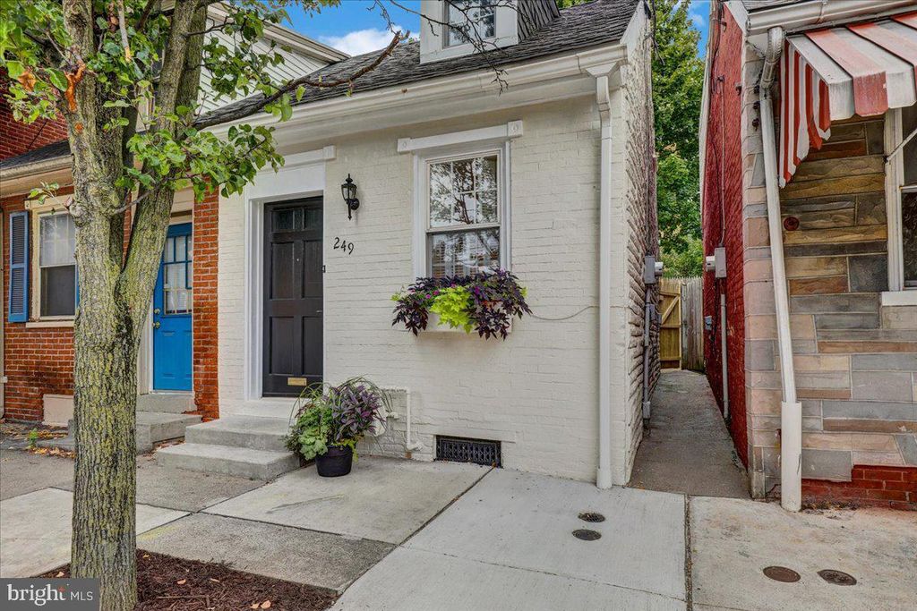 Photo of 249 W Walnut Street, Lancaster, PA 17603 (MLS # PALA2051908)