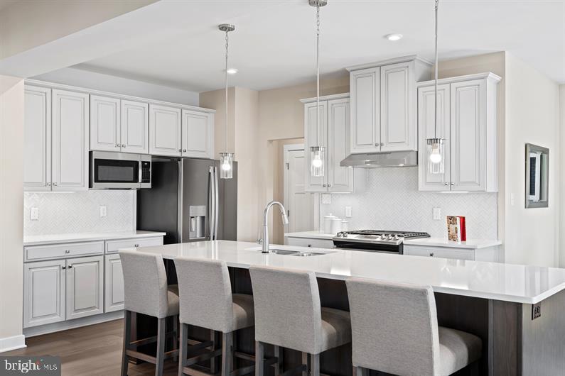 CHURCH HILL HUNT - Residential