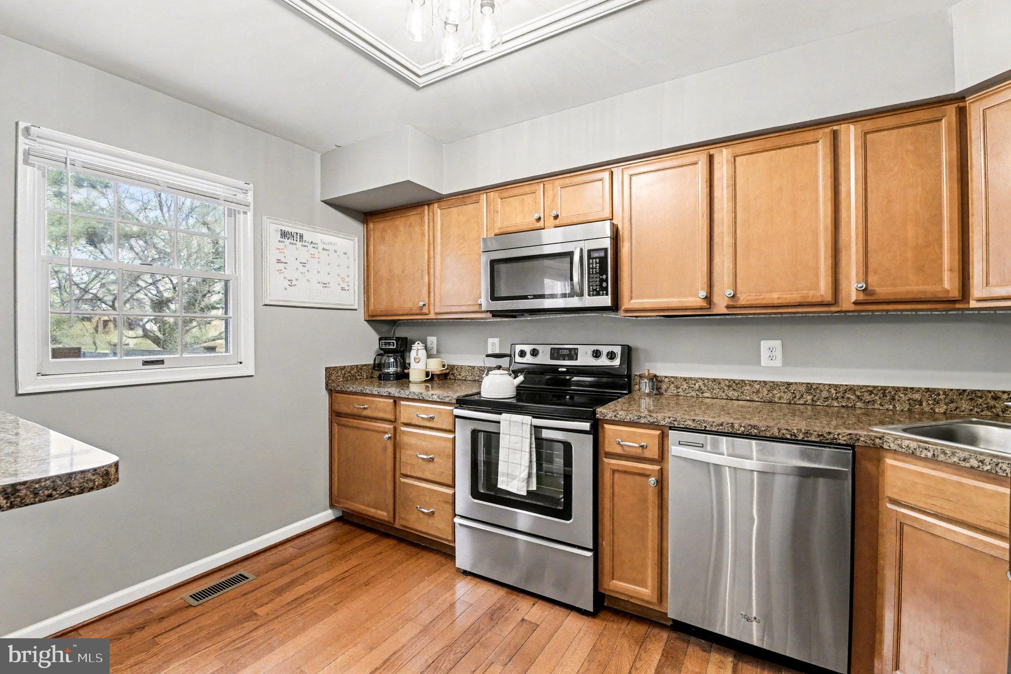 CONSTANT FRIENDSHIP - Residential