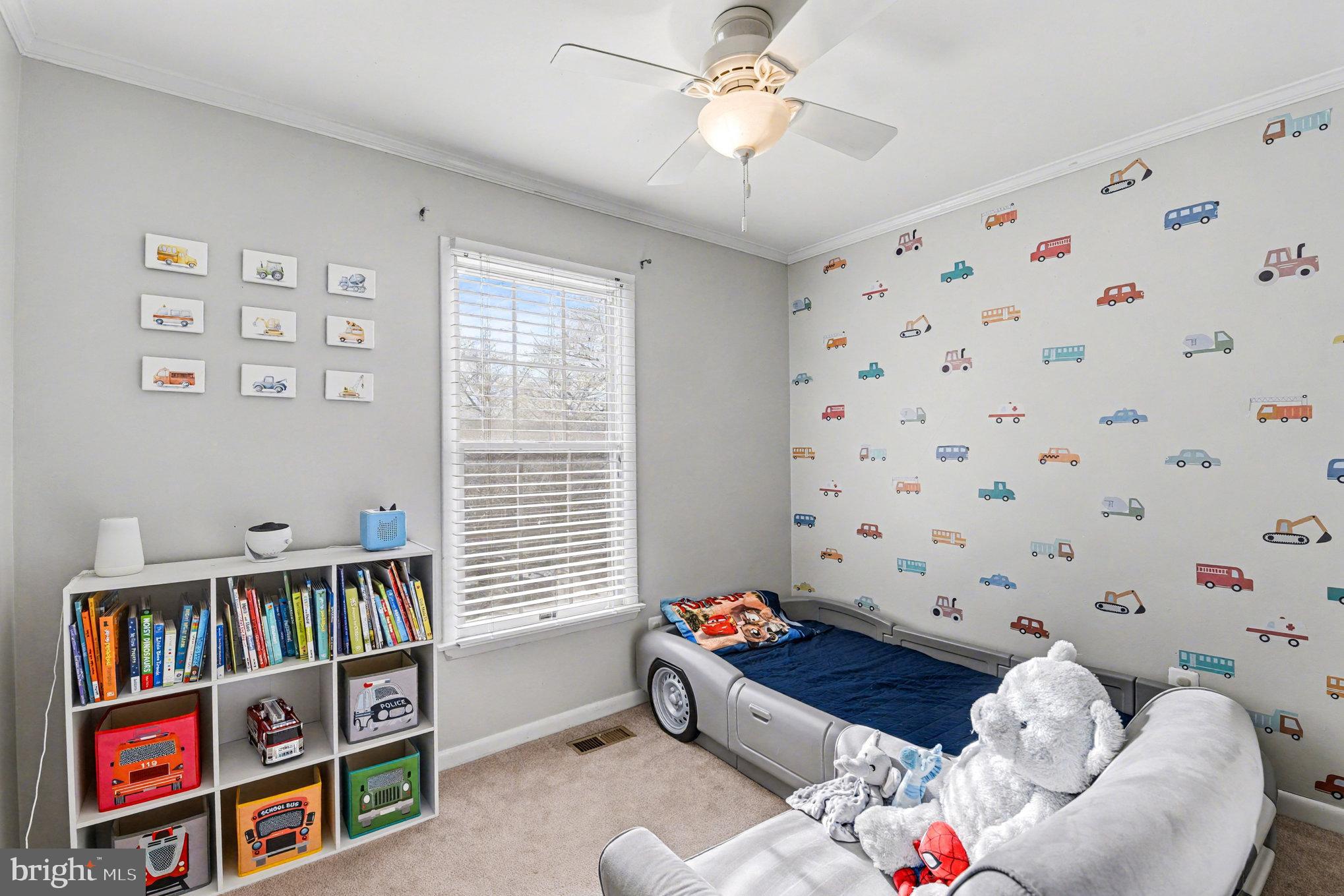 CONSTANT FRIENDSHIP - Residential